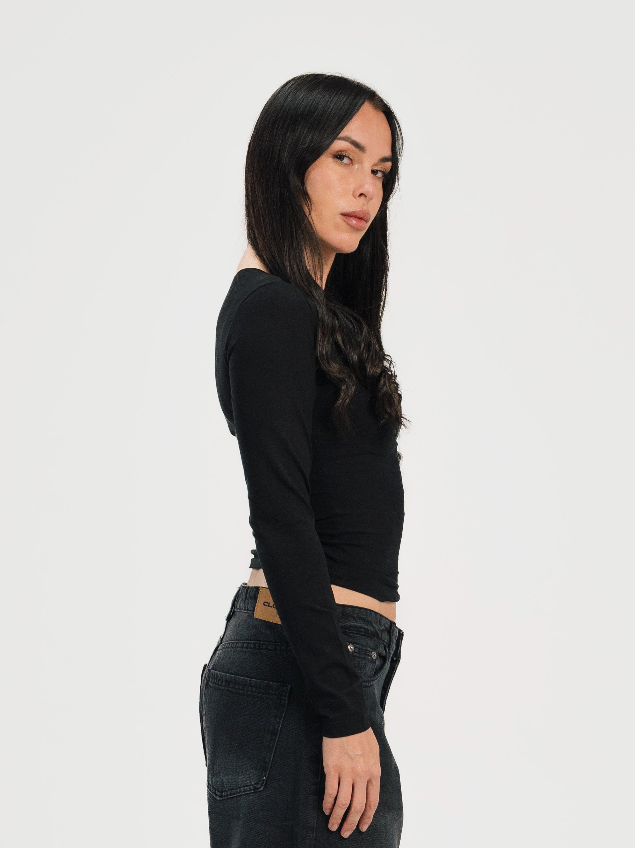 U-SHAPED LONG SLEEVE TOP