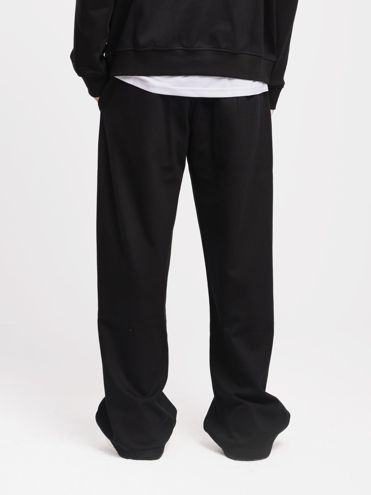 COMFORT+ STRAIGHT LEG SWEATPANTS