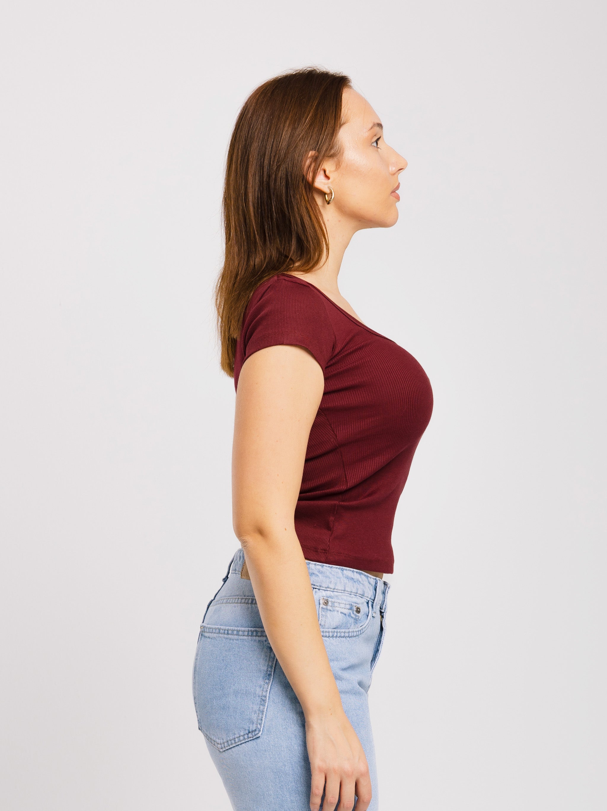 RIBBED U-SHAPED SHORT SLEEVE TOP