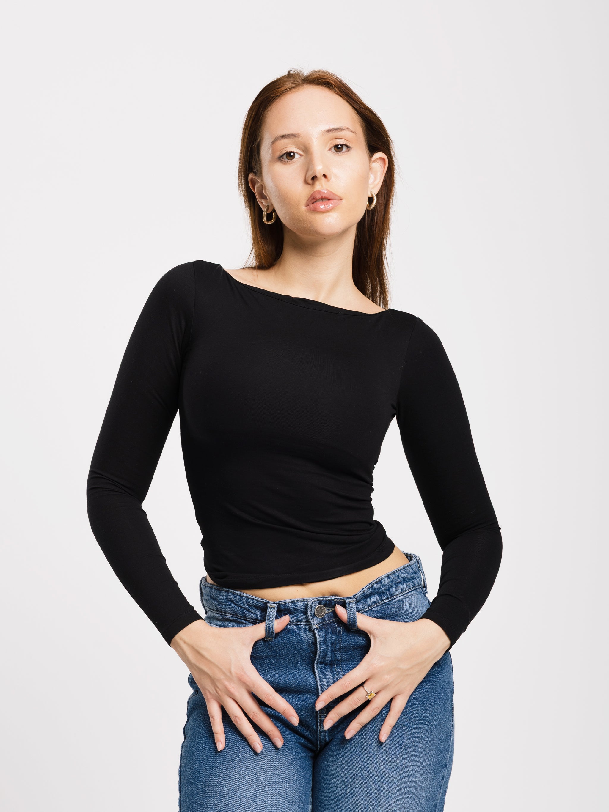 BOAT NECK LONG SLEEVE TOP