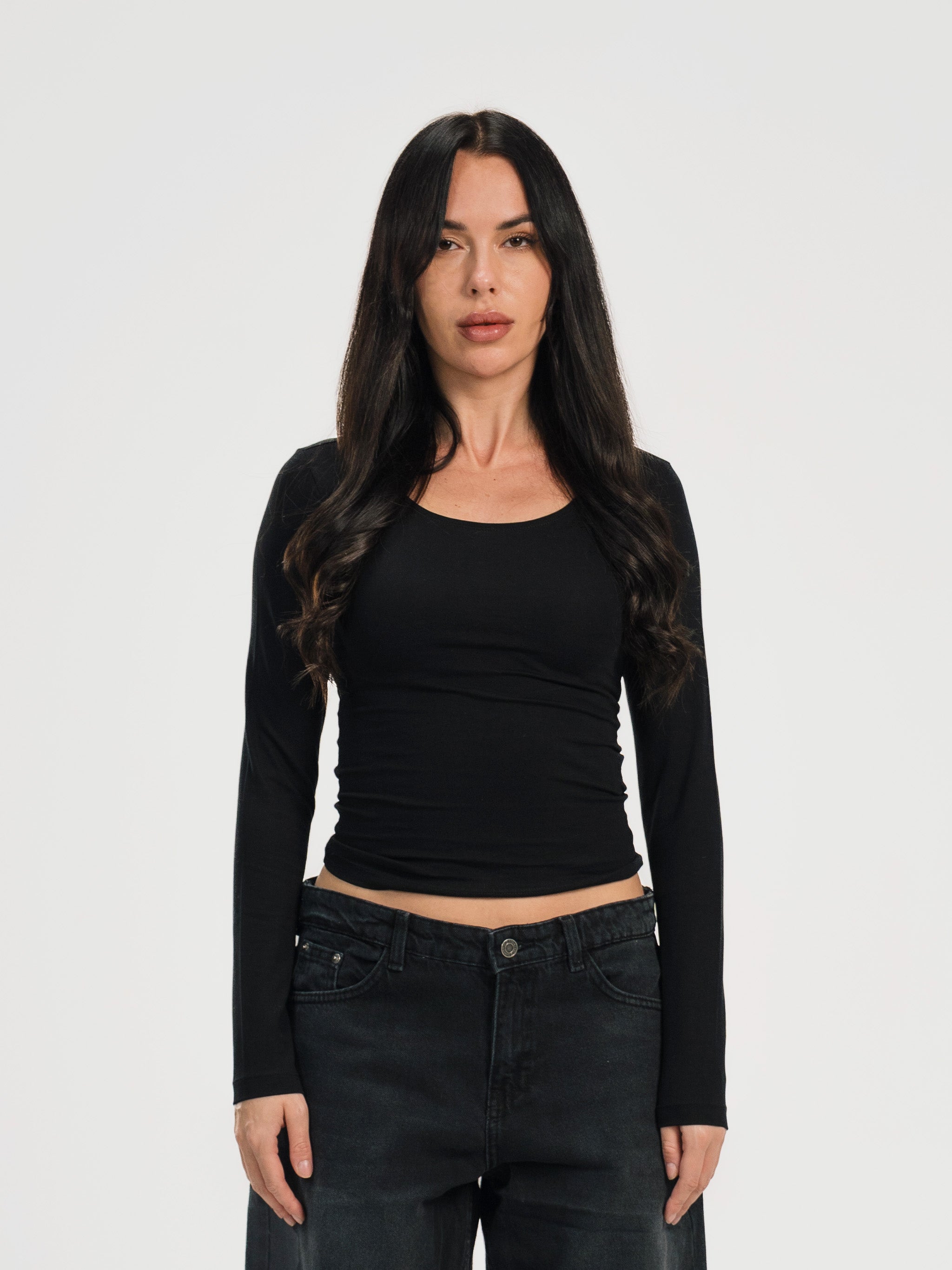 U-SHAPED LONG SLEEVE TOP