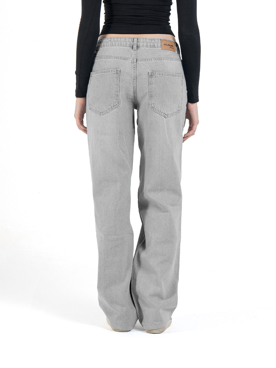 STRAIGHT JEANS