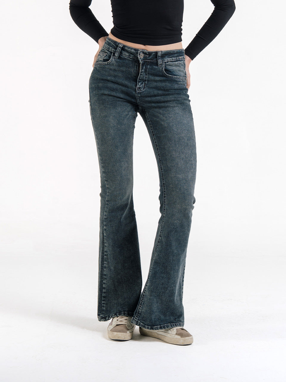 FLARE JEANS