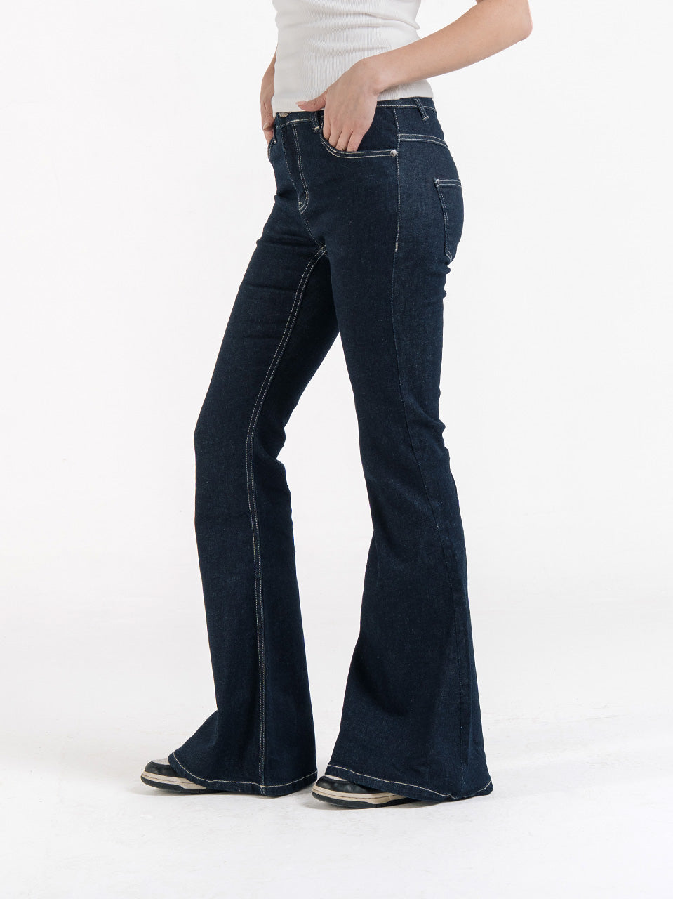 FLARE JEANS