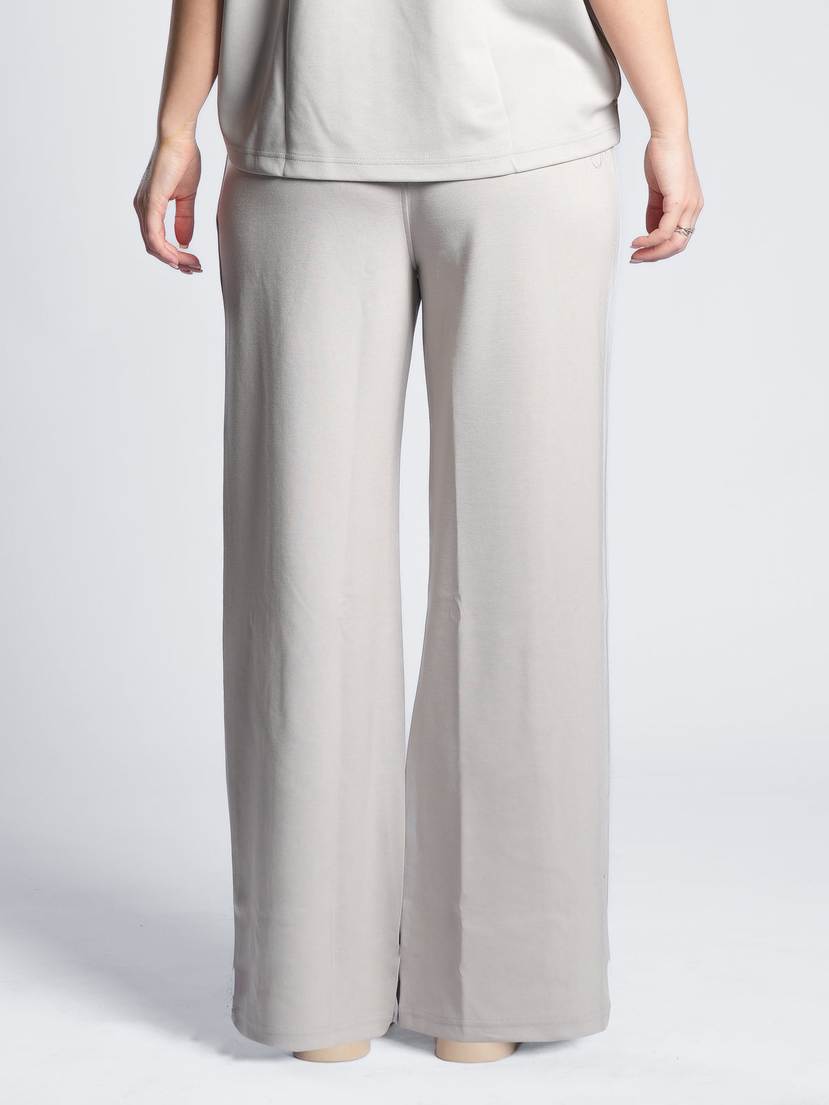 BREATHABLE WIDE LEG PANTS