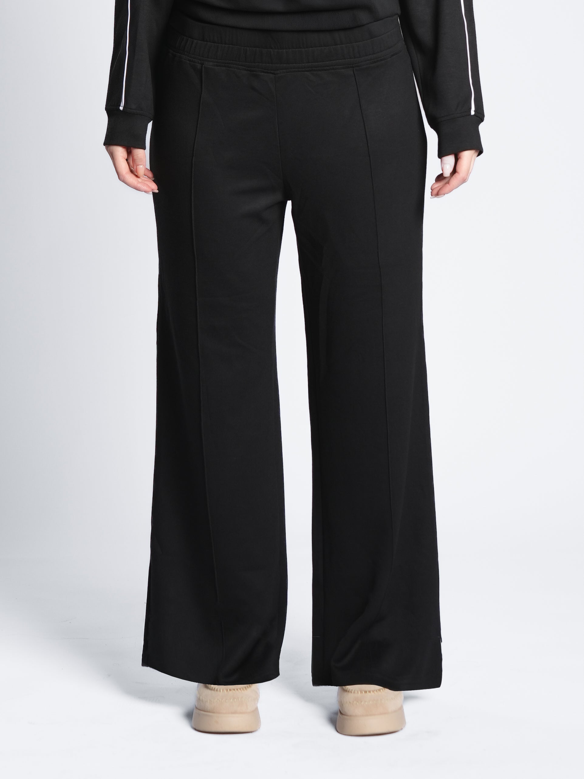 BREATHABLE COMFORTLUX PLEATED WIDE LEG PANTS