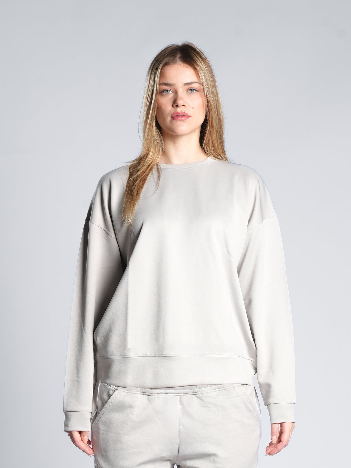 BREATHABLE CREWNECK
