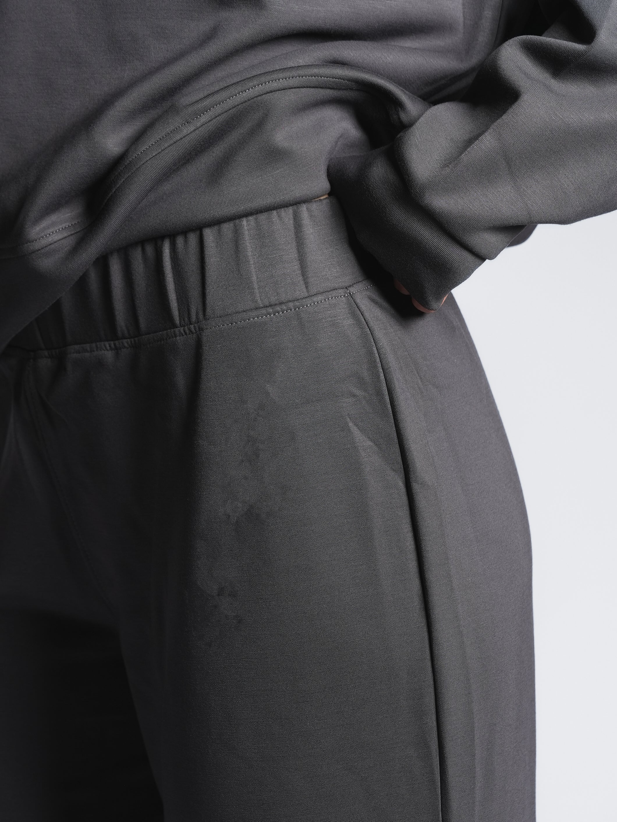 BREATHABLE COMFORTLUX WIDE LEG PANTS