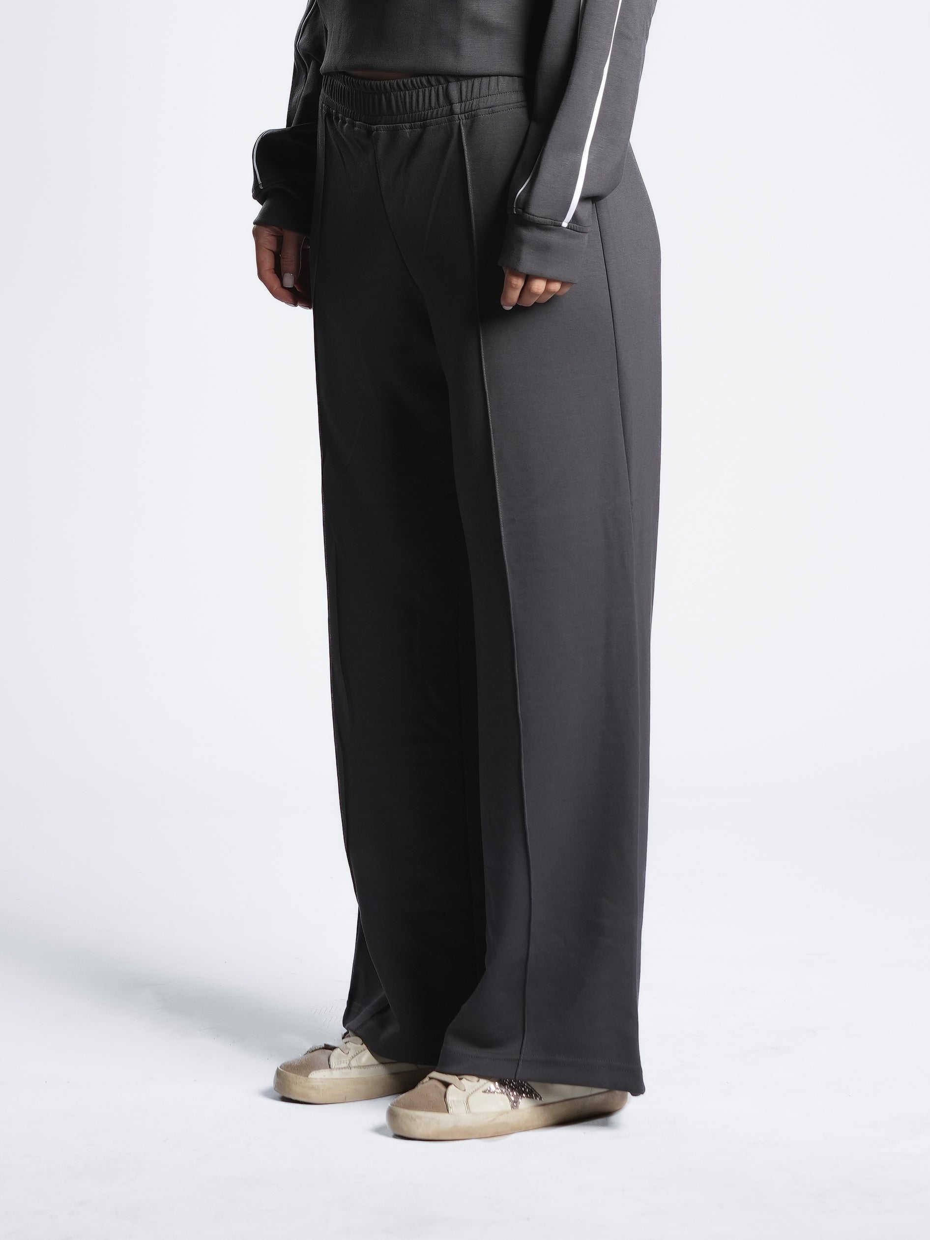 BREATHABLE COMFORTLUX PLEATED WIDE LEG PANTS