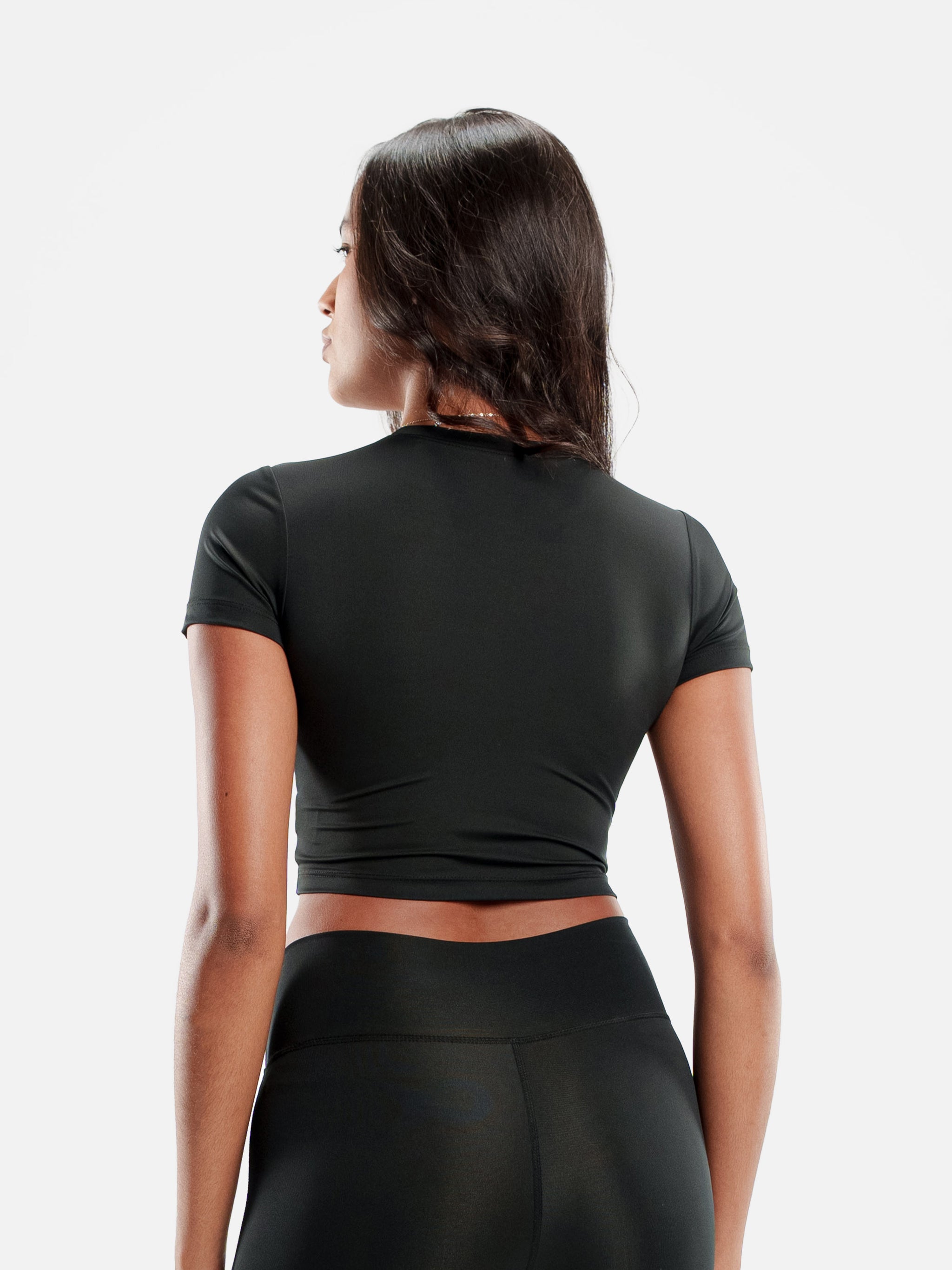 BLACK MOVE CROPPED FITTED TOP