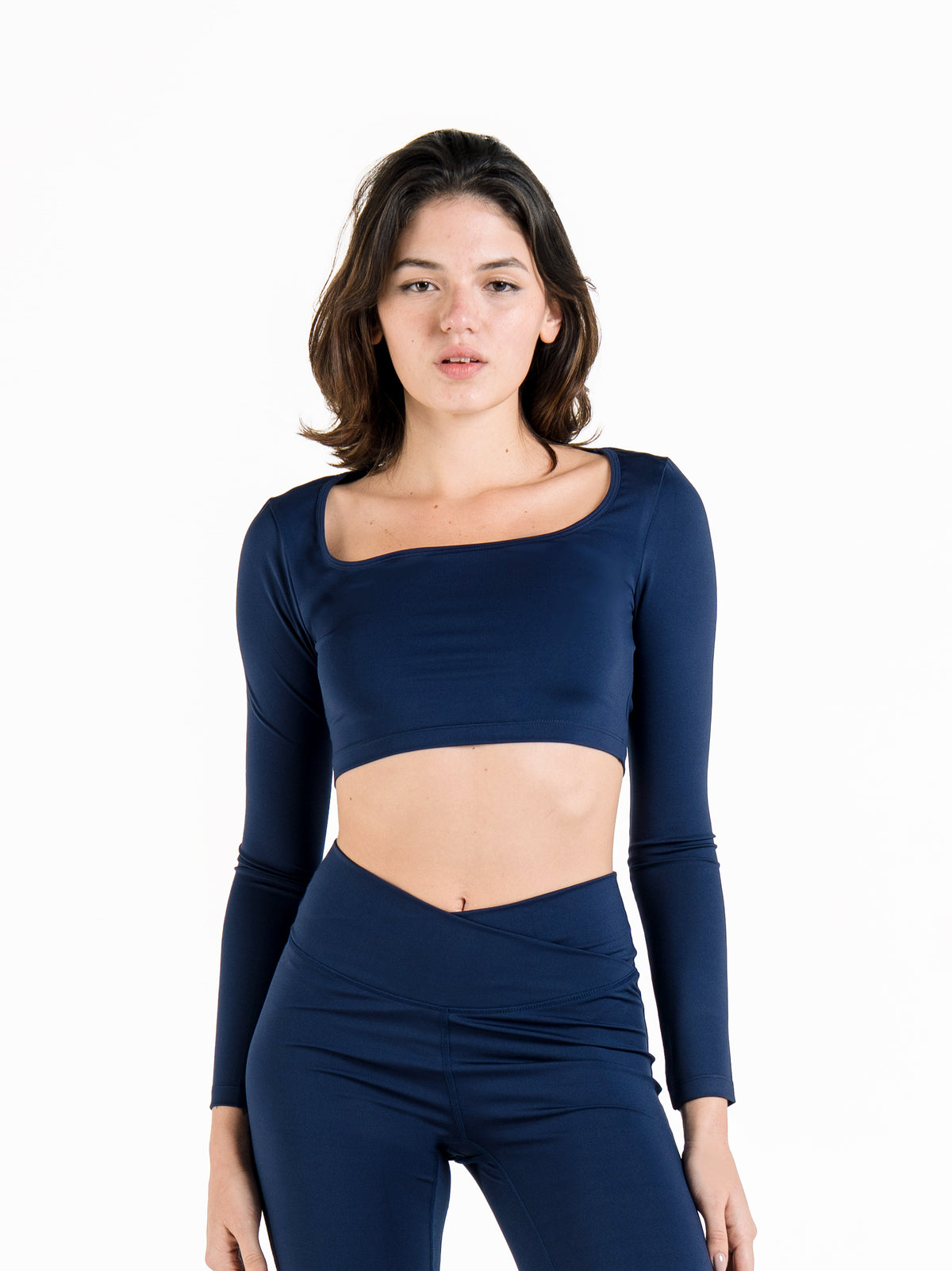 MOVE SQUARED NECK LONG SLEEVE CROPPED TOP