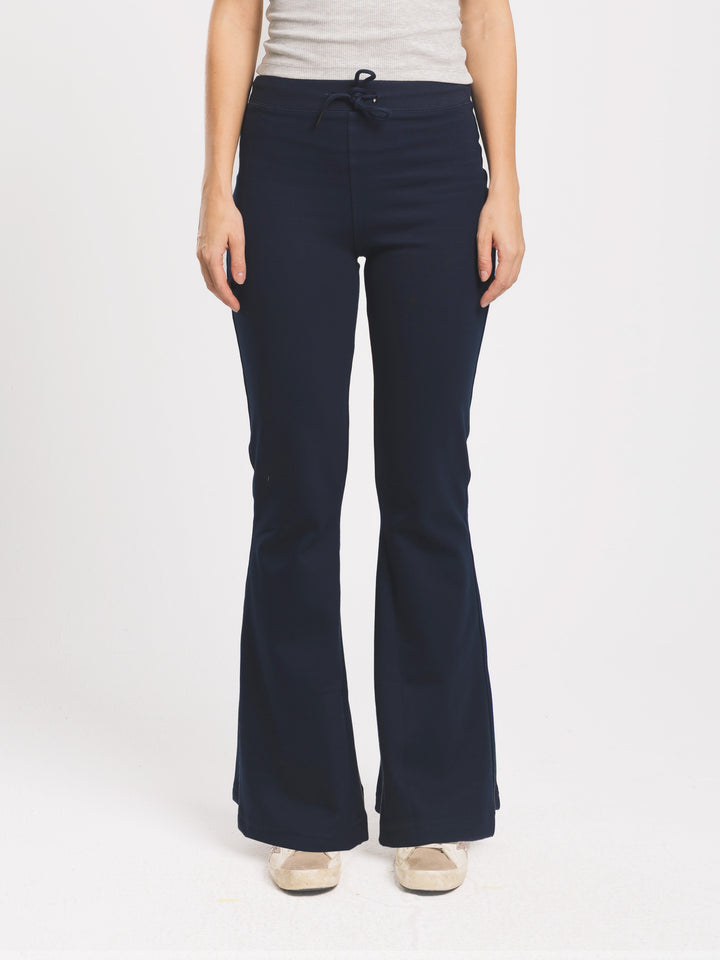 COMFORT+ FLARED PANTS