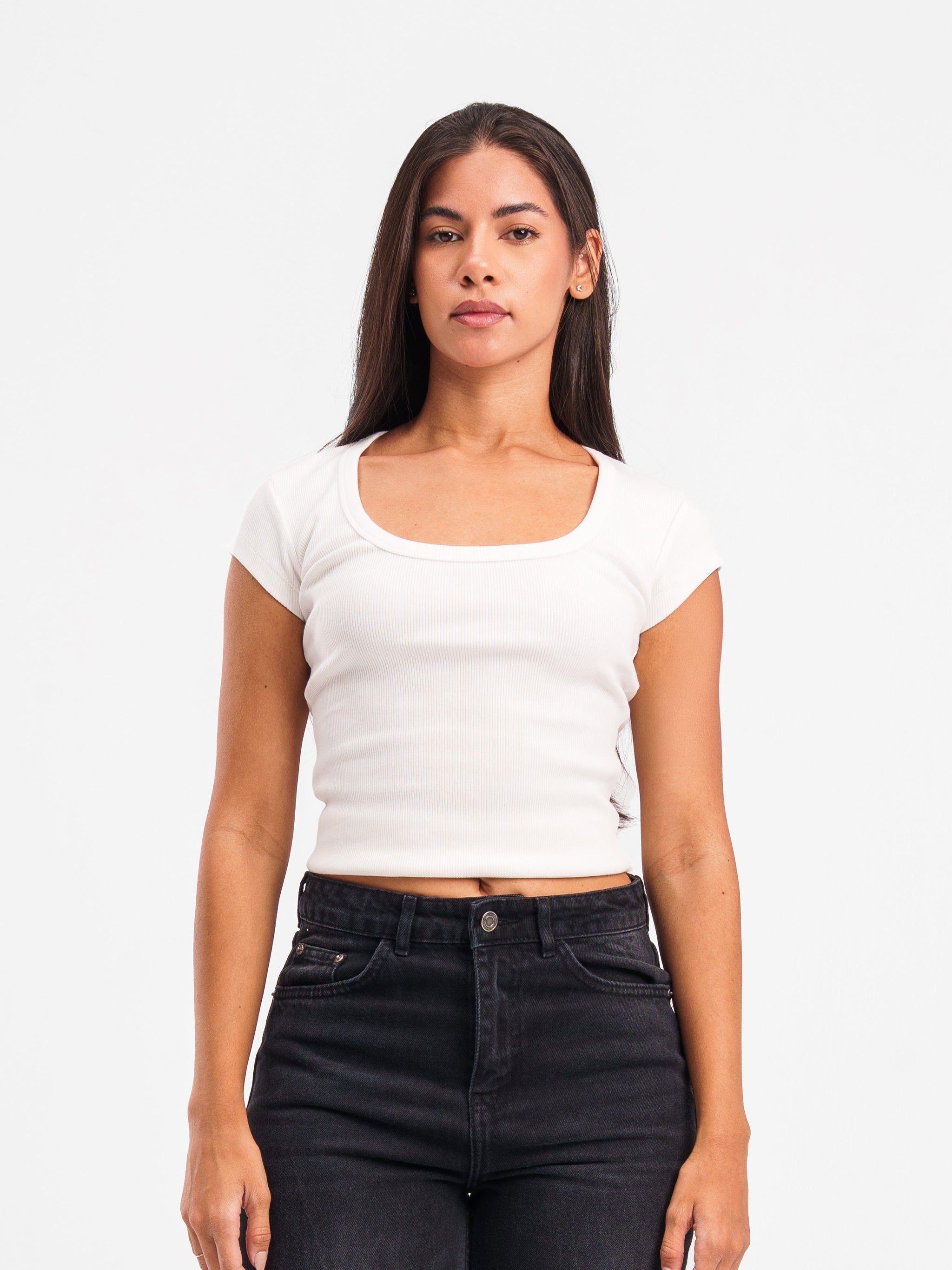 OFF-WHITE RIBBED U-SHAPED SHORT SLEEVE TOP
