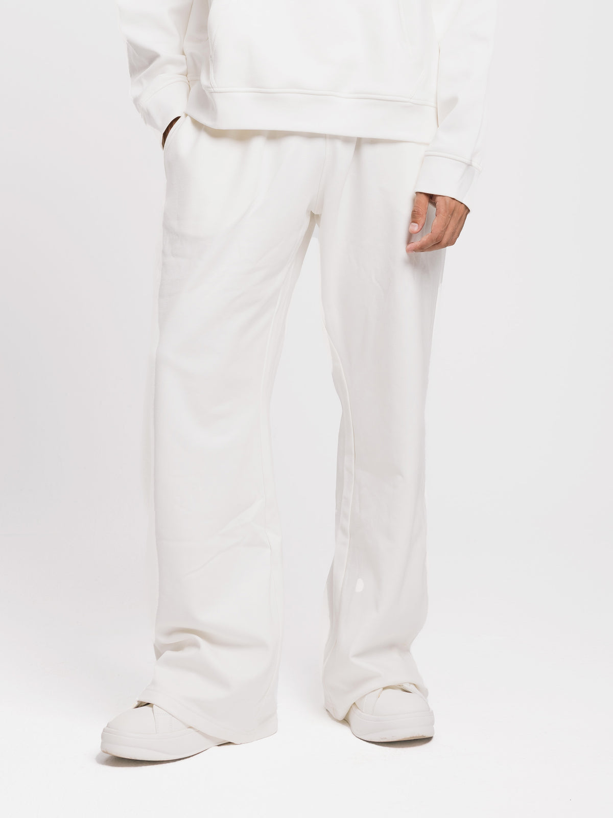 COMFORT+ STRAIGHT LEG SWEATPANTS