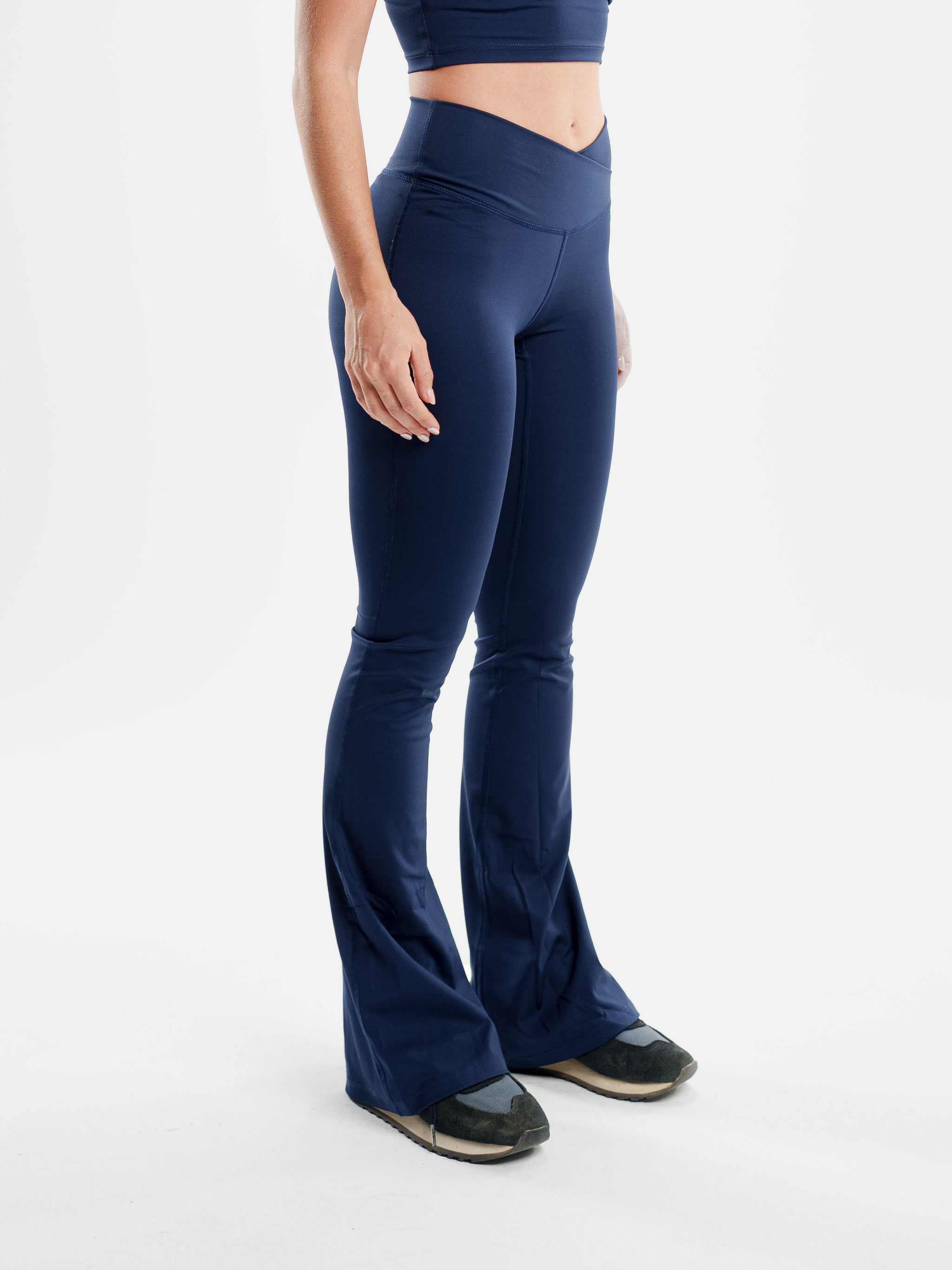NAVY MOVE CROSSOVER YOGA PANTS