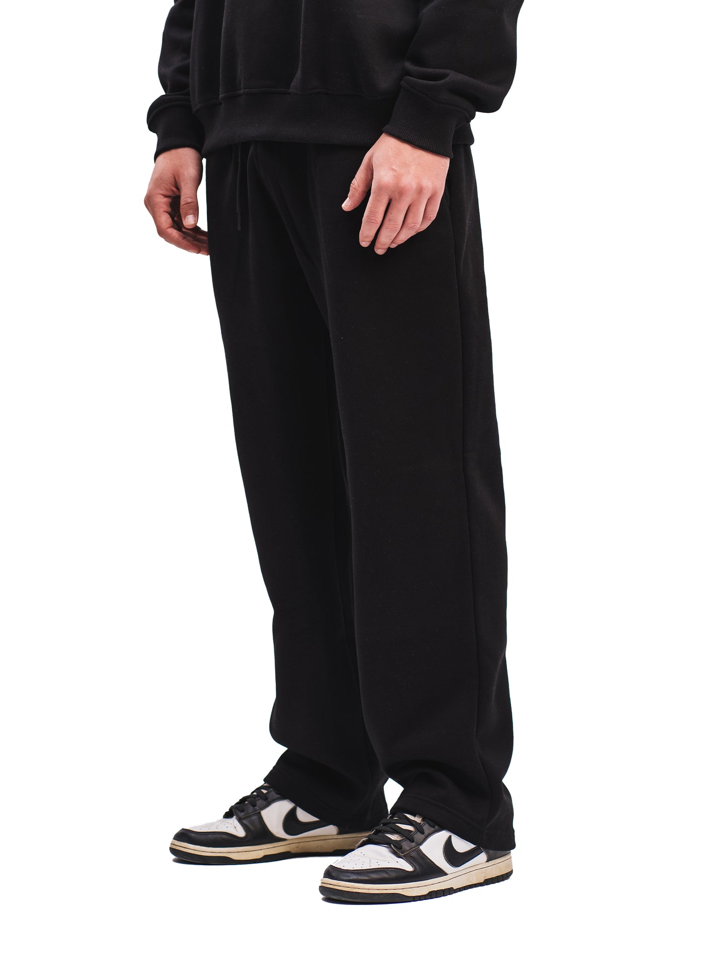 BLACK STRAIGHT LEG SWEATPANTS