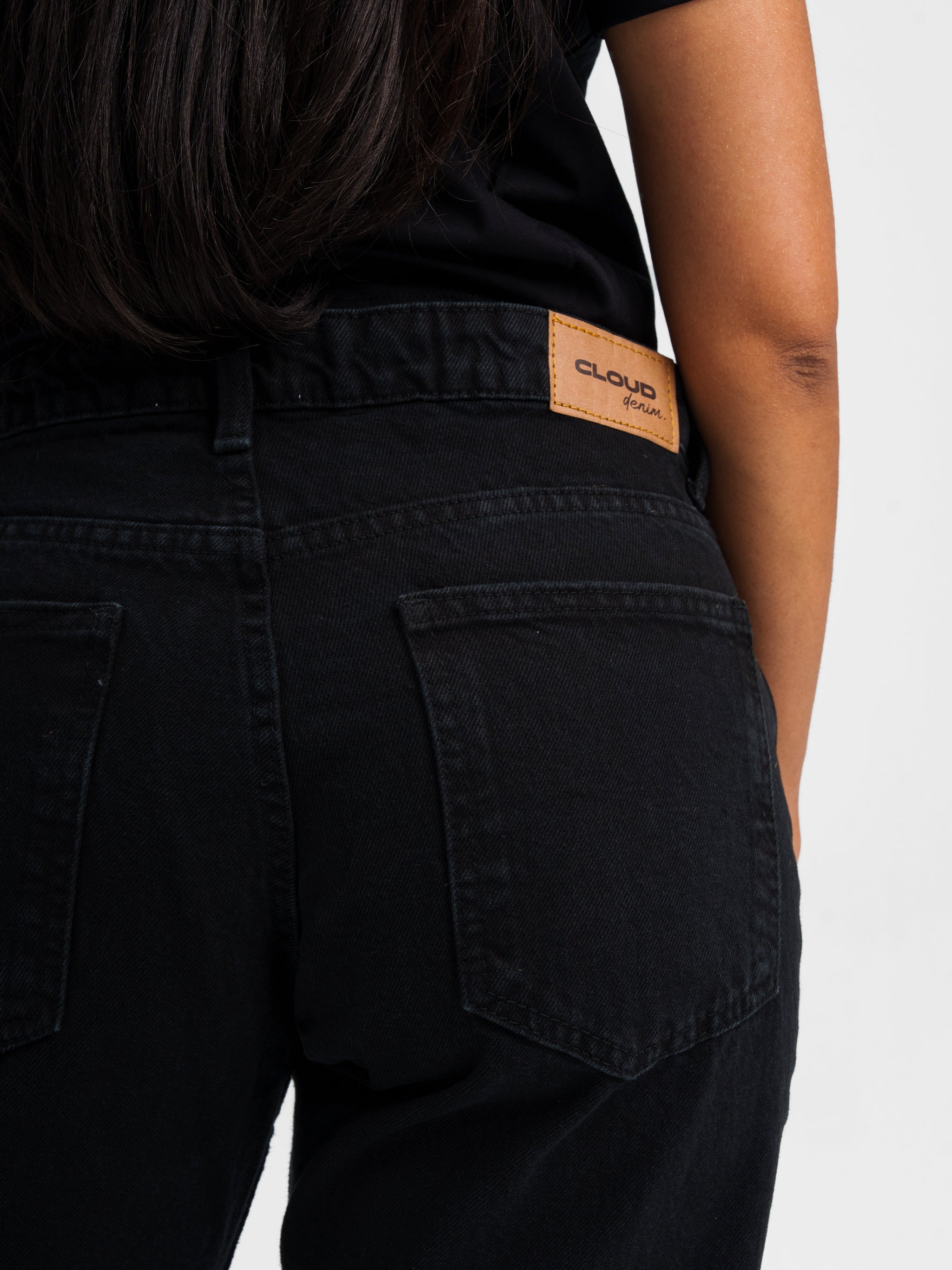 BLACK STRAIGHT JEANS