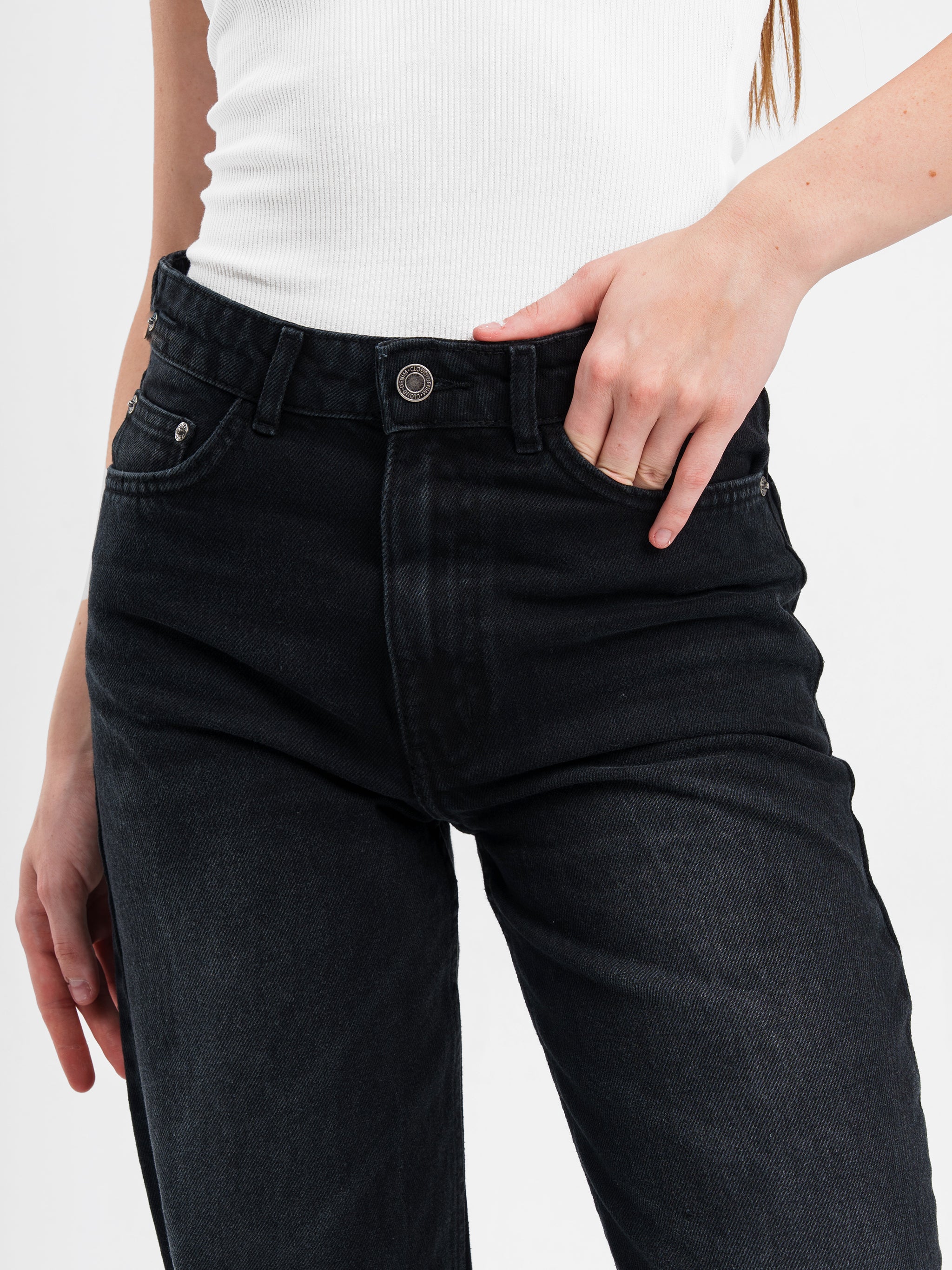 BLACK HIGH RISE JEANS