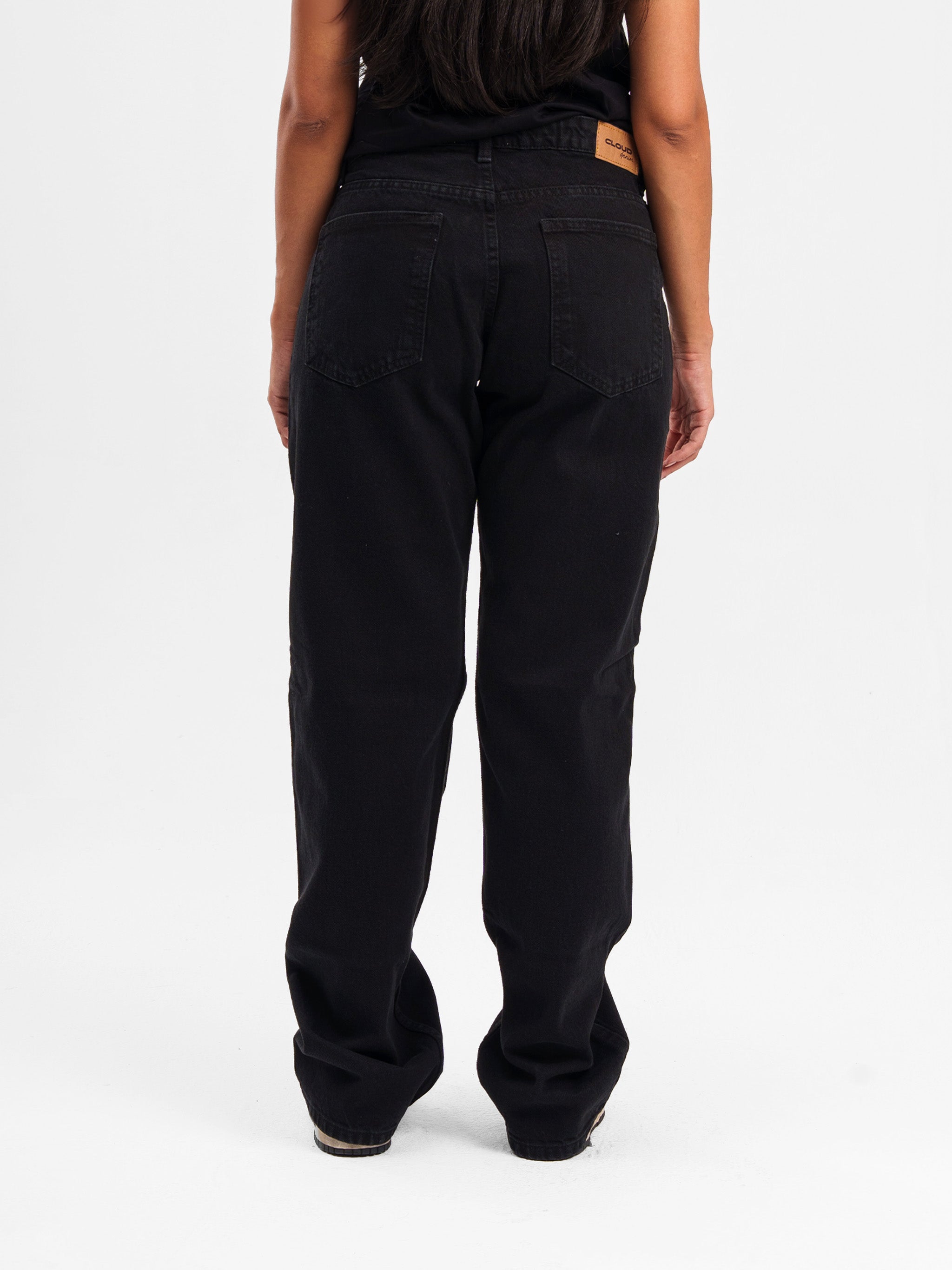 BLACK STRAIGHT JEANS