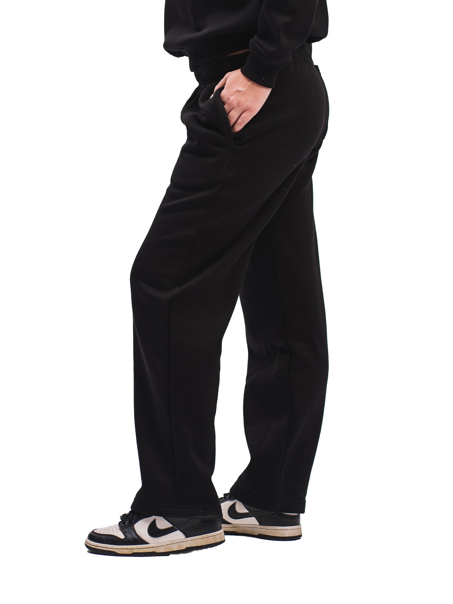 BLACK STRAIGHT LEG SWEATPANTS