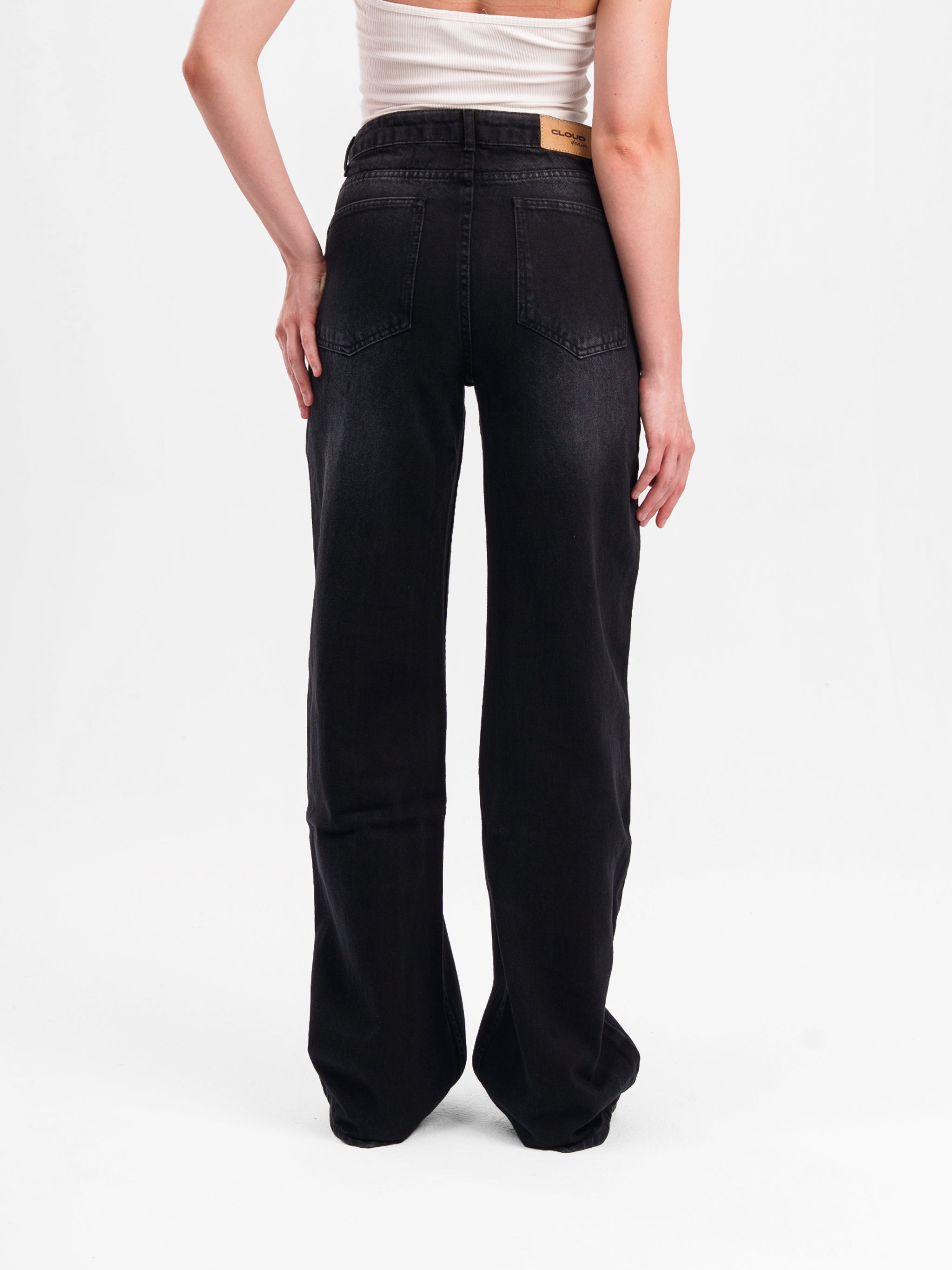 BLACK HIGH RISE JEANS
