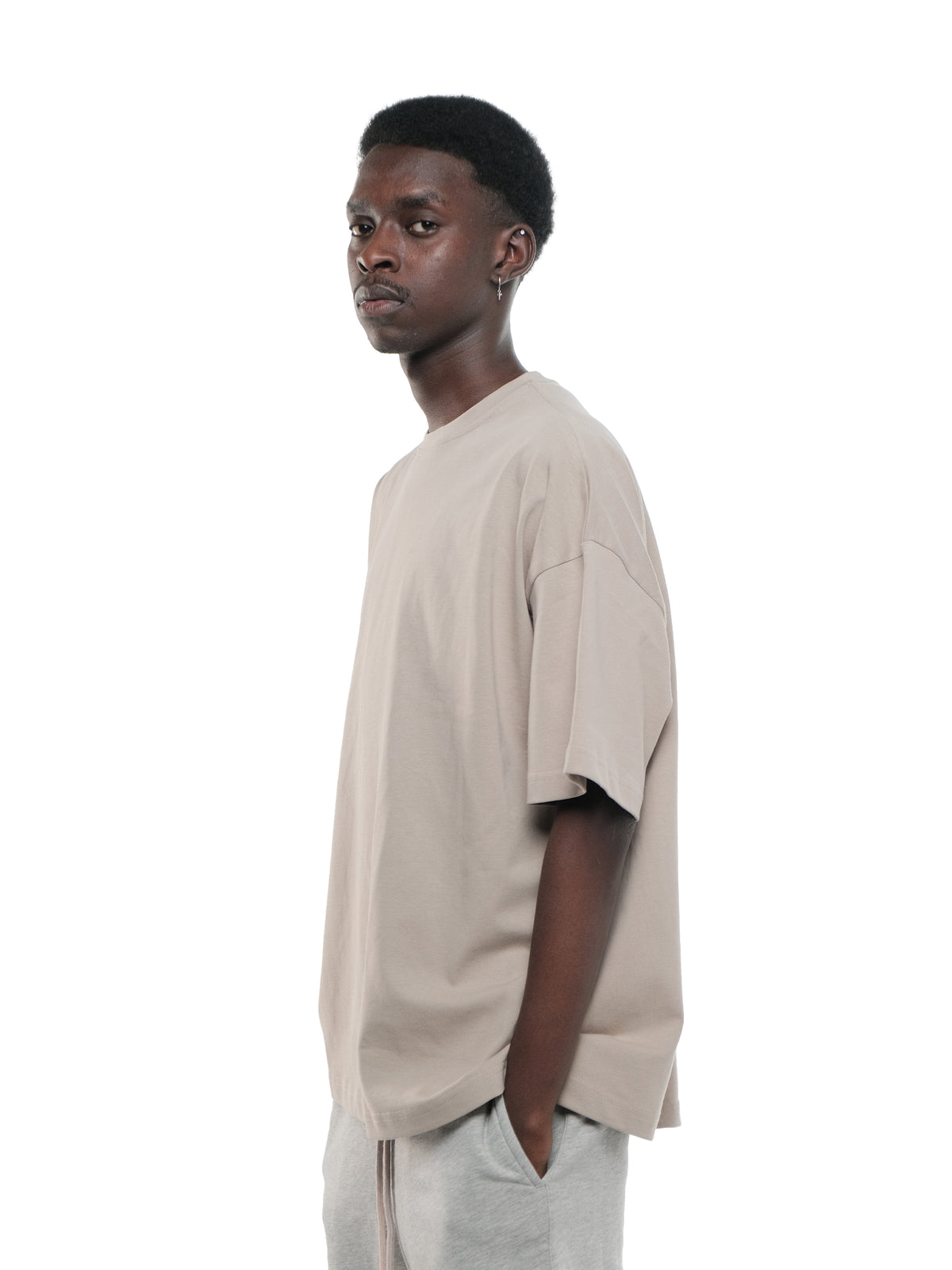 BASIC T-SHIRT
