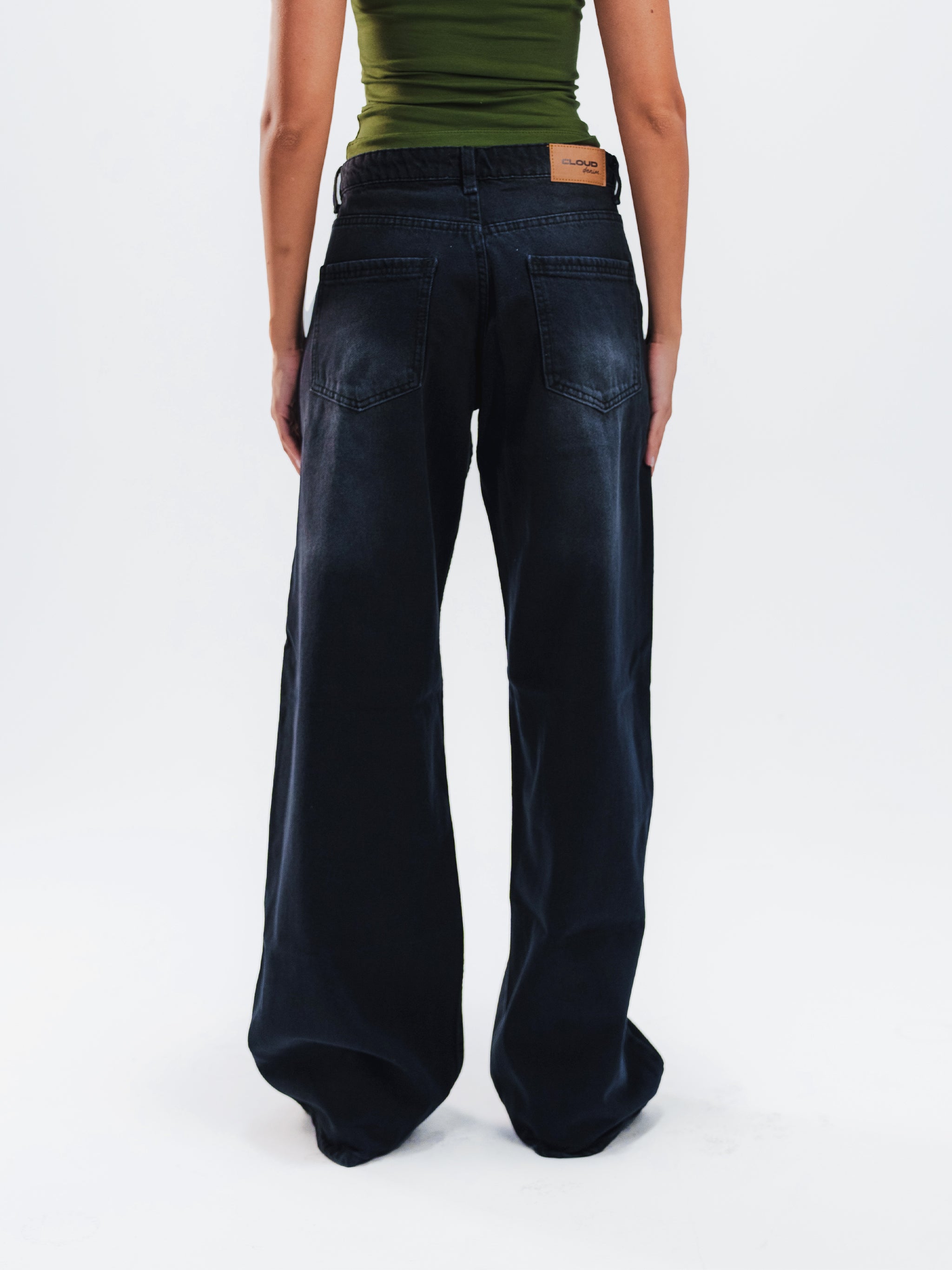 BLACK BAGGY JEANS