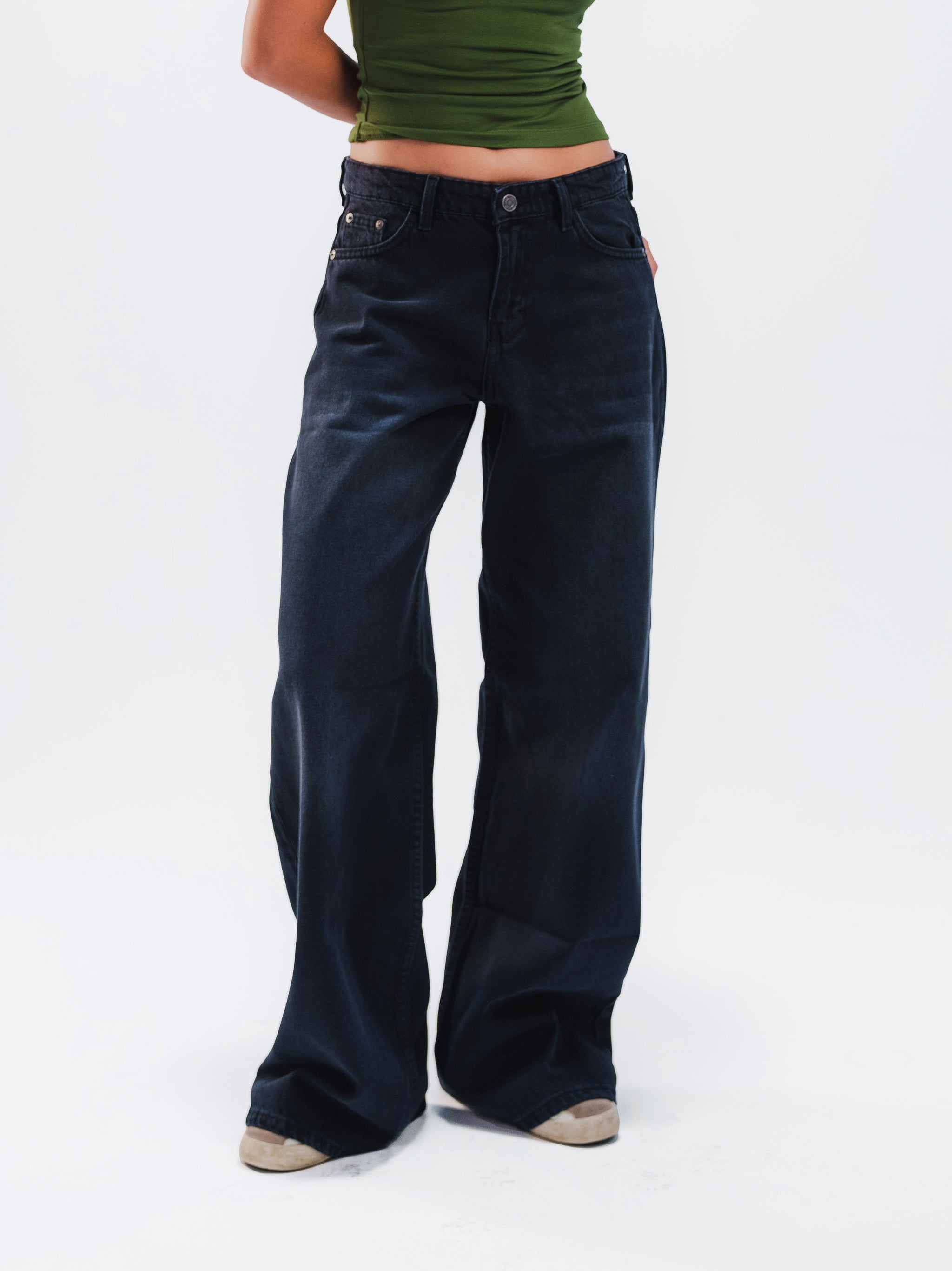 BLACK BAGGY JEANS