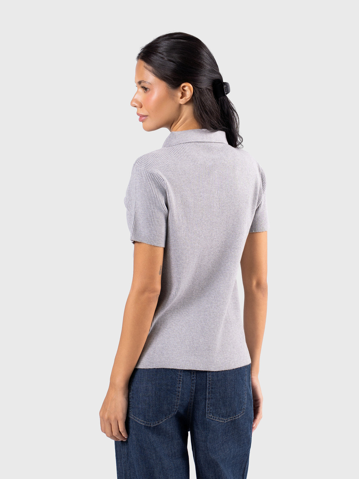 GREY 4