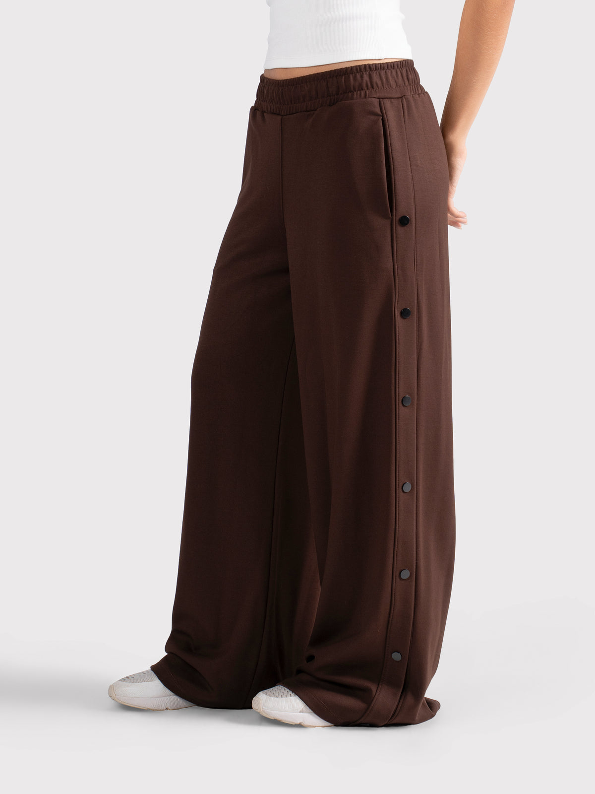BREATHABLE SNAP PANTS - BROWN