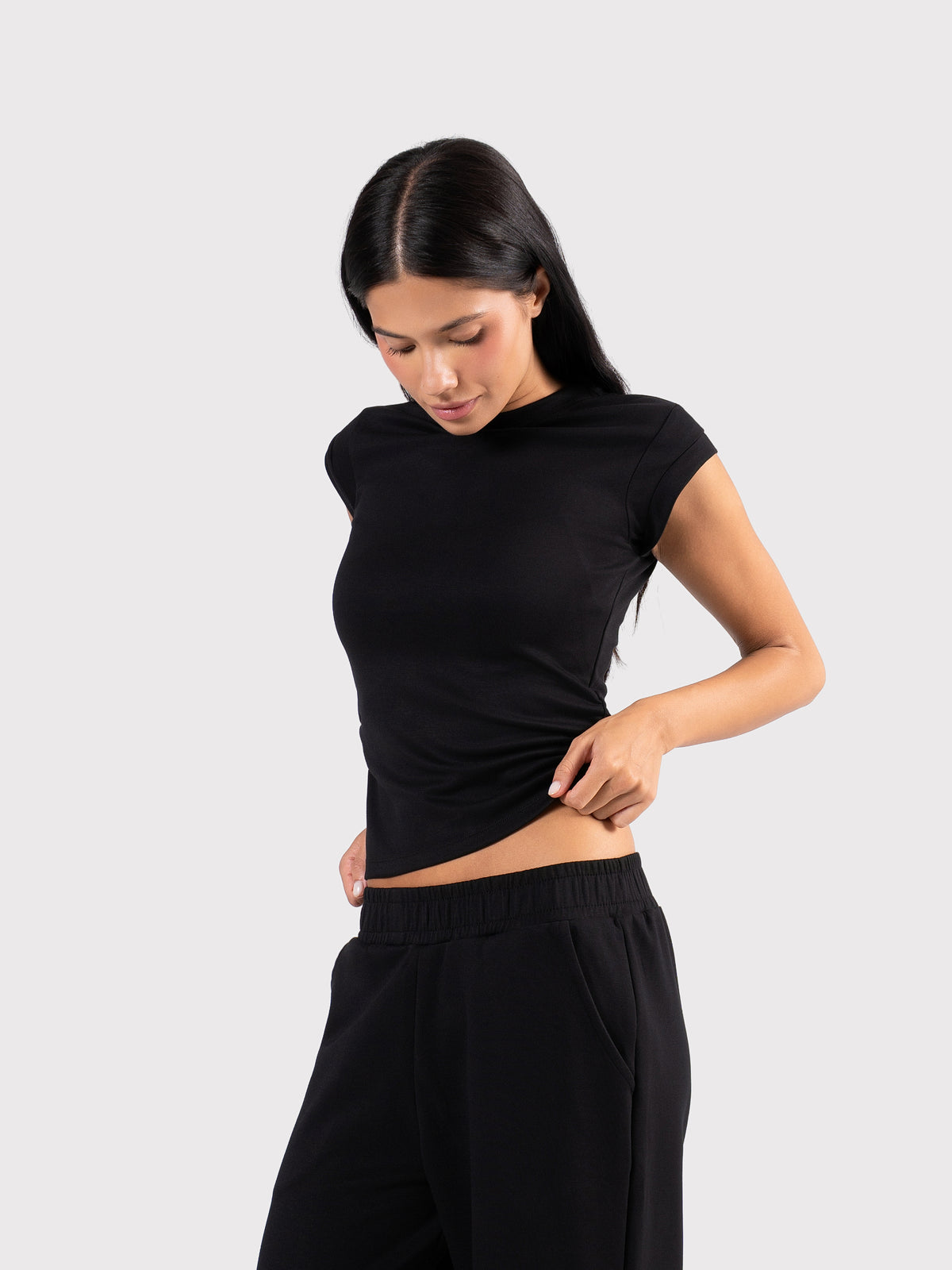 BREATHABLE CINCH TEE - BLACK