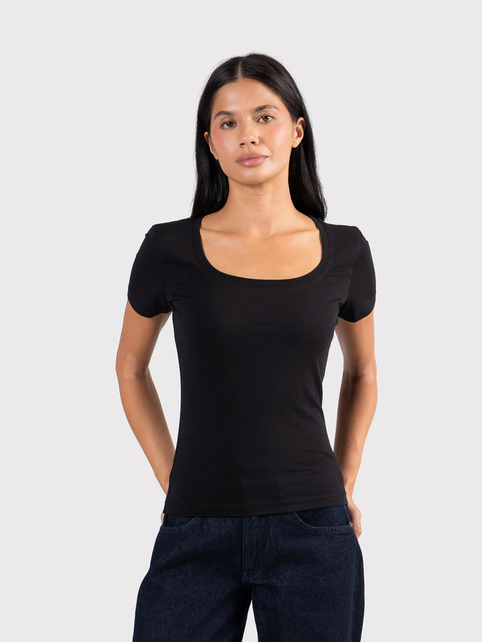 U-SHAPED SHORT SLEEVE BLACK