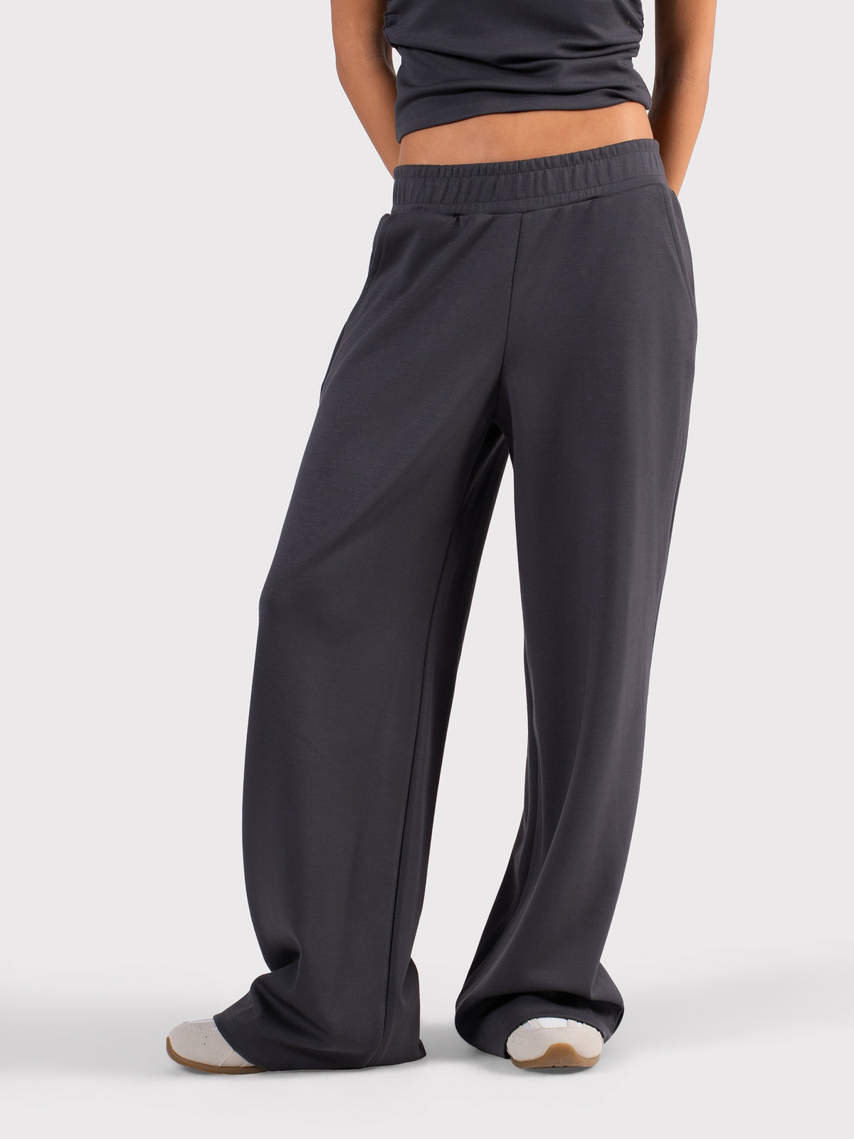 BREATHABLE WIDE LEG PANTS GREY