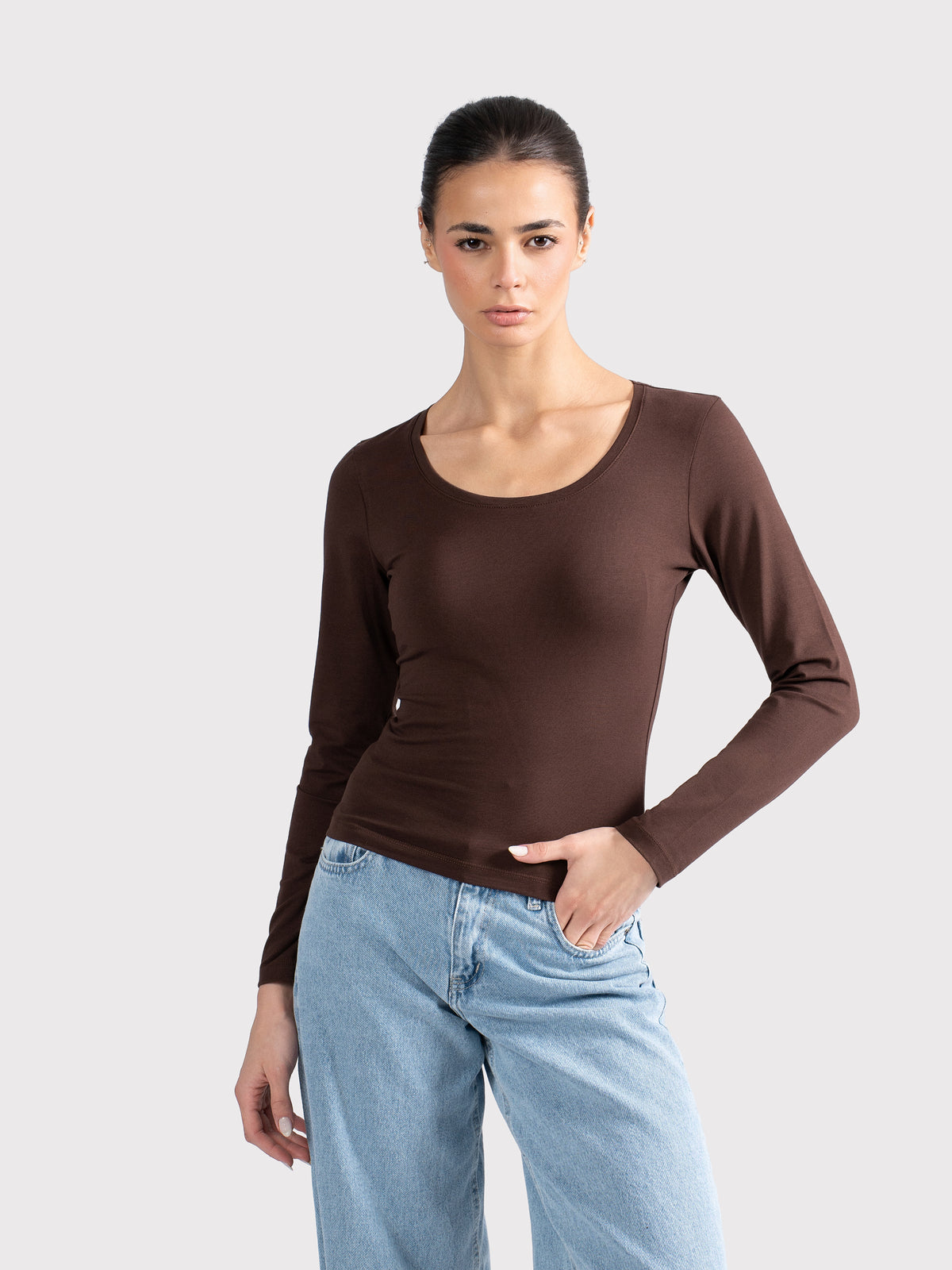 U-SHAPED LONG SLEEVE TOP BROWN