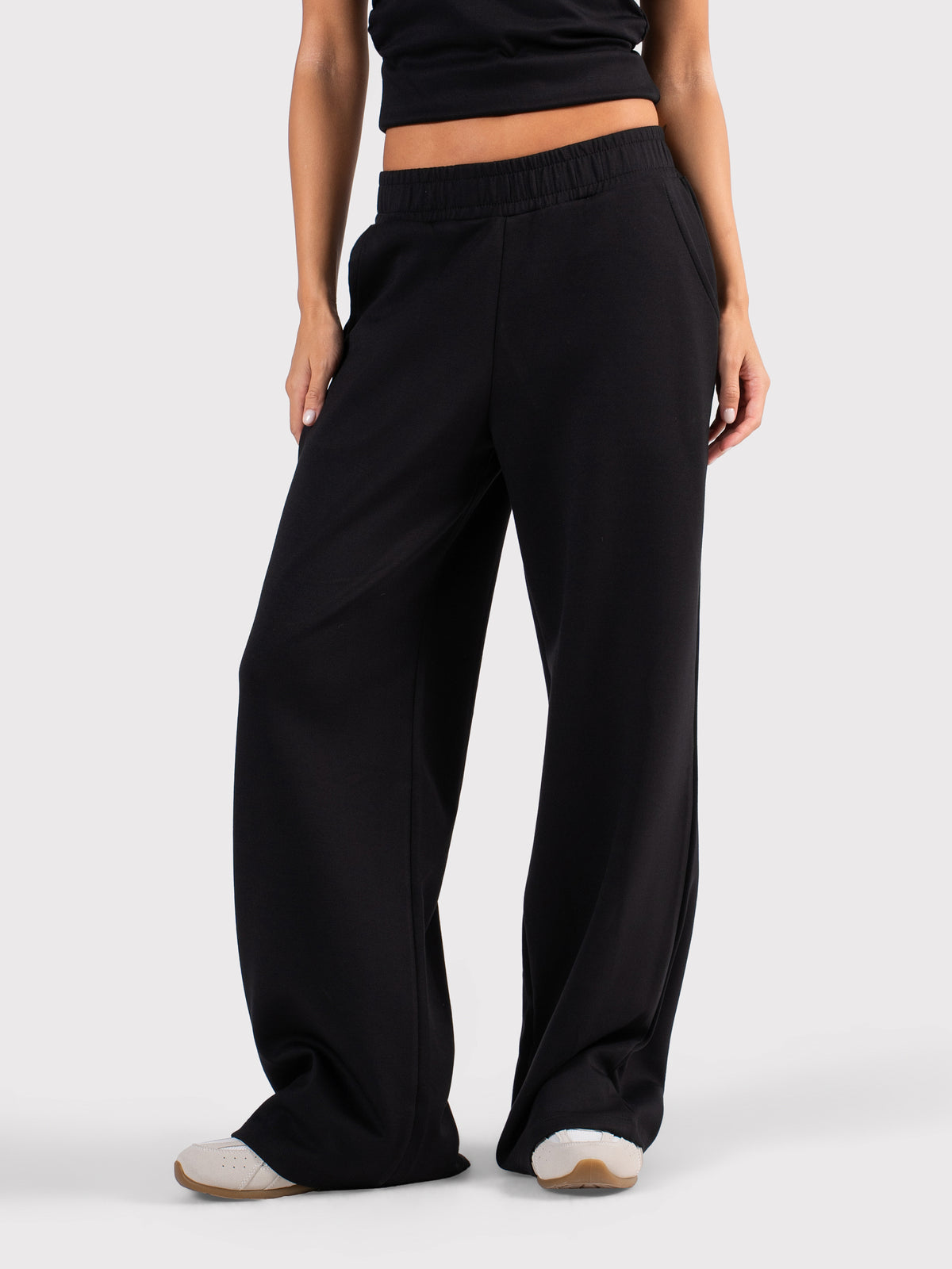 BREATHABLE WIDE LEG PANTS BLACK
