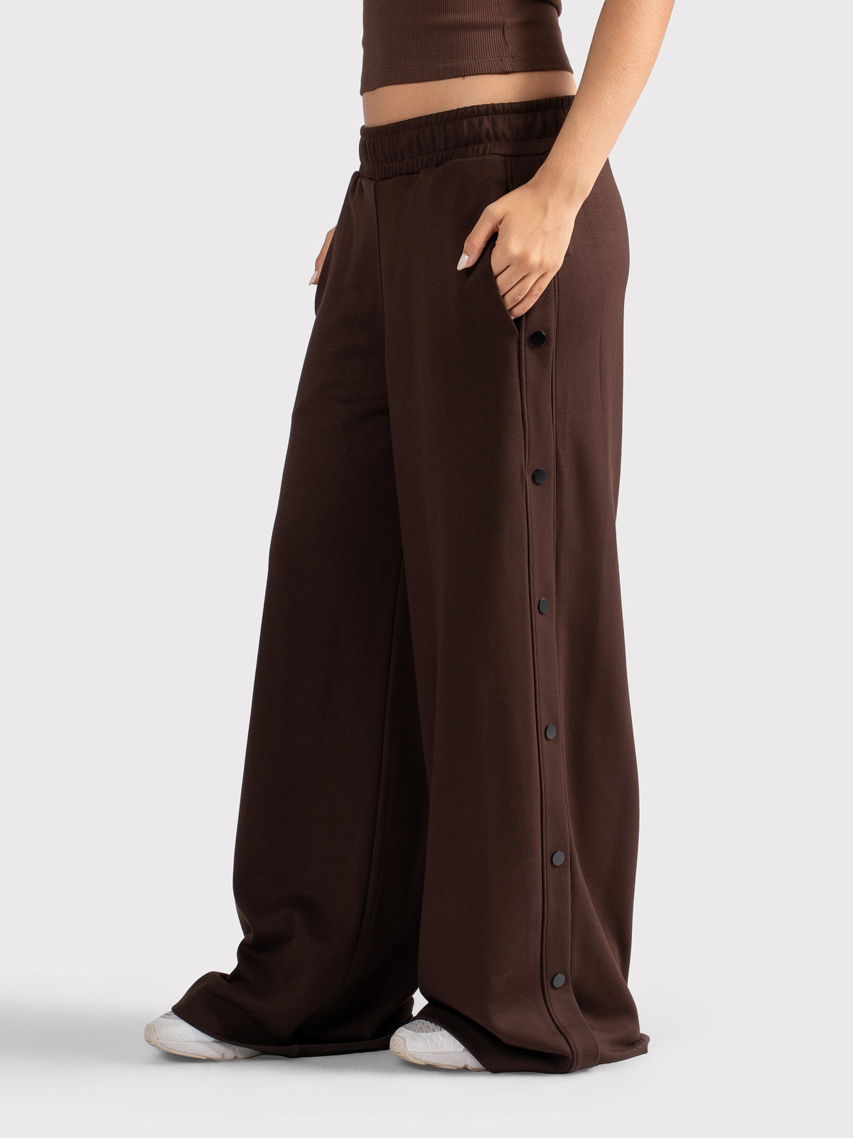 BREATHABLE SNAP PANTS - BROWN