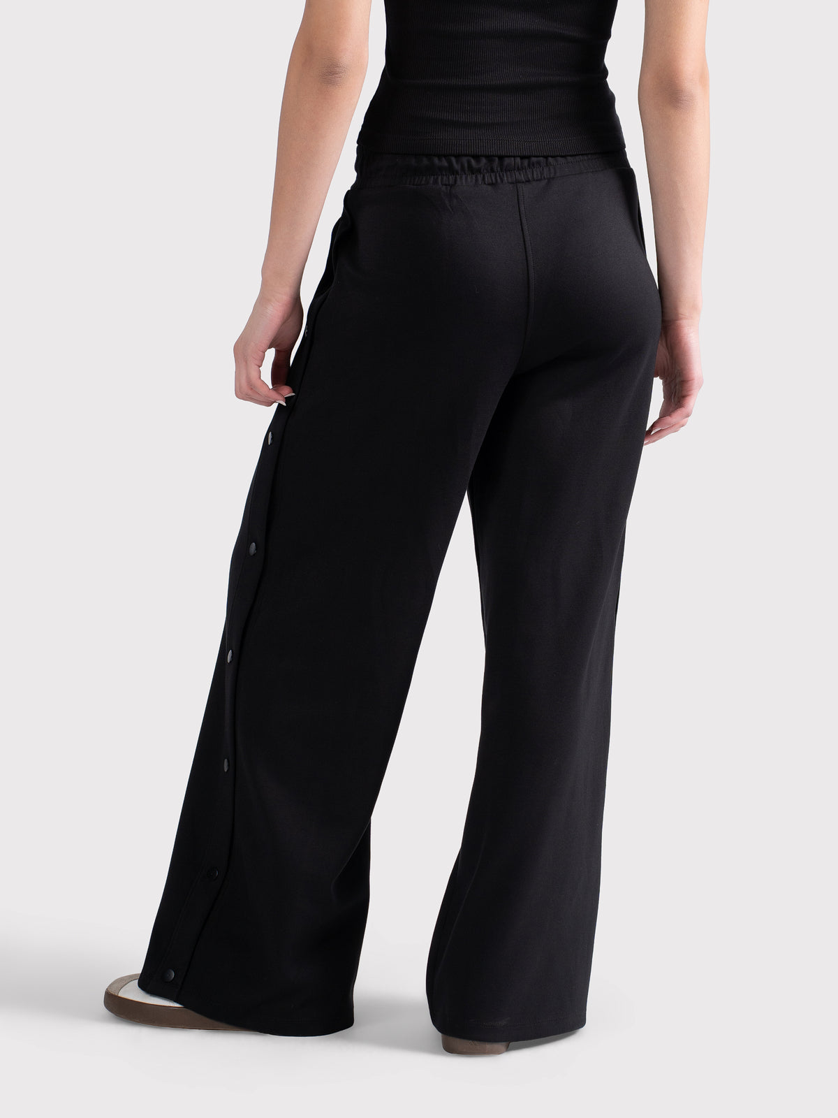 BREATHABLE SNAP PANTS - BLACK
