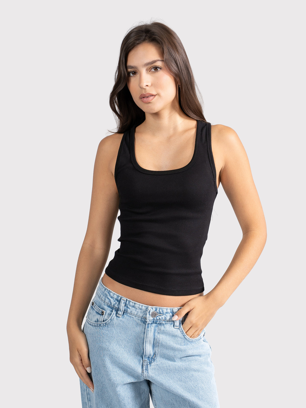 U-SHAPED TANK TOP BLACK