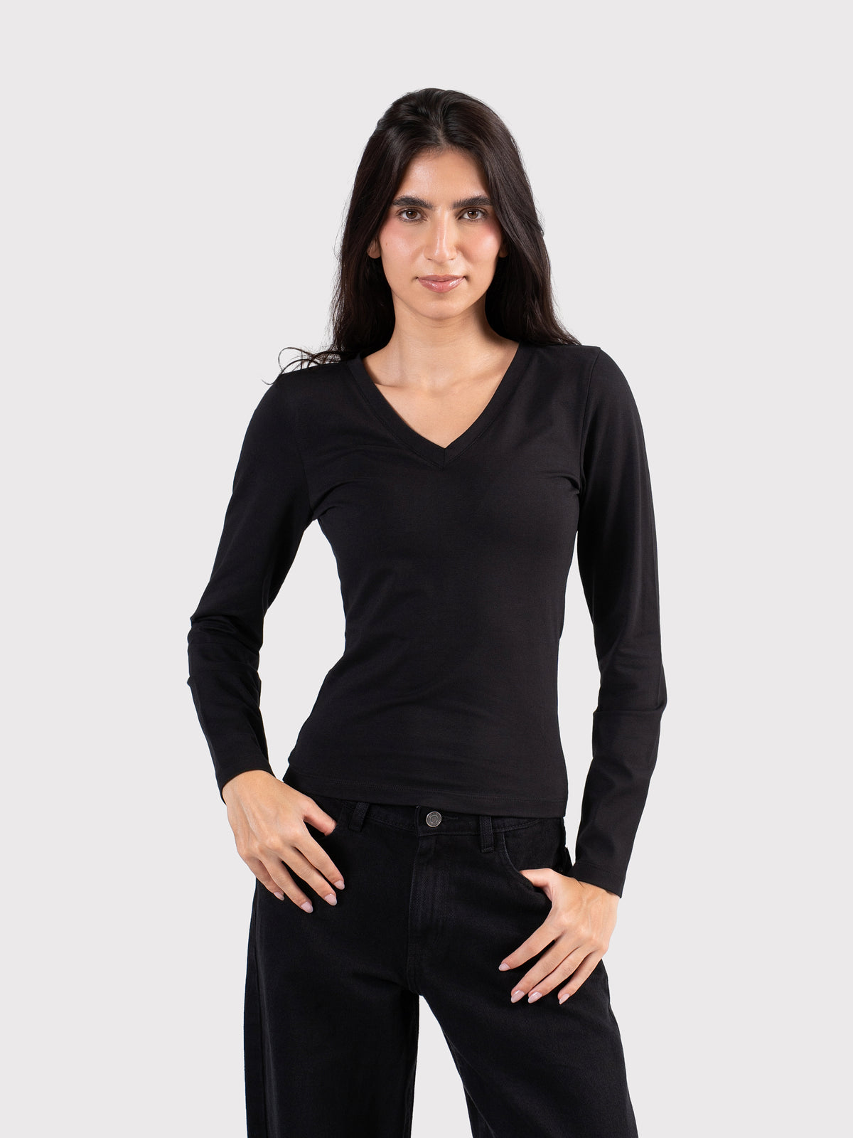 V-NECK LONG SLEEVE TOP BLACK