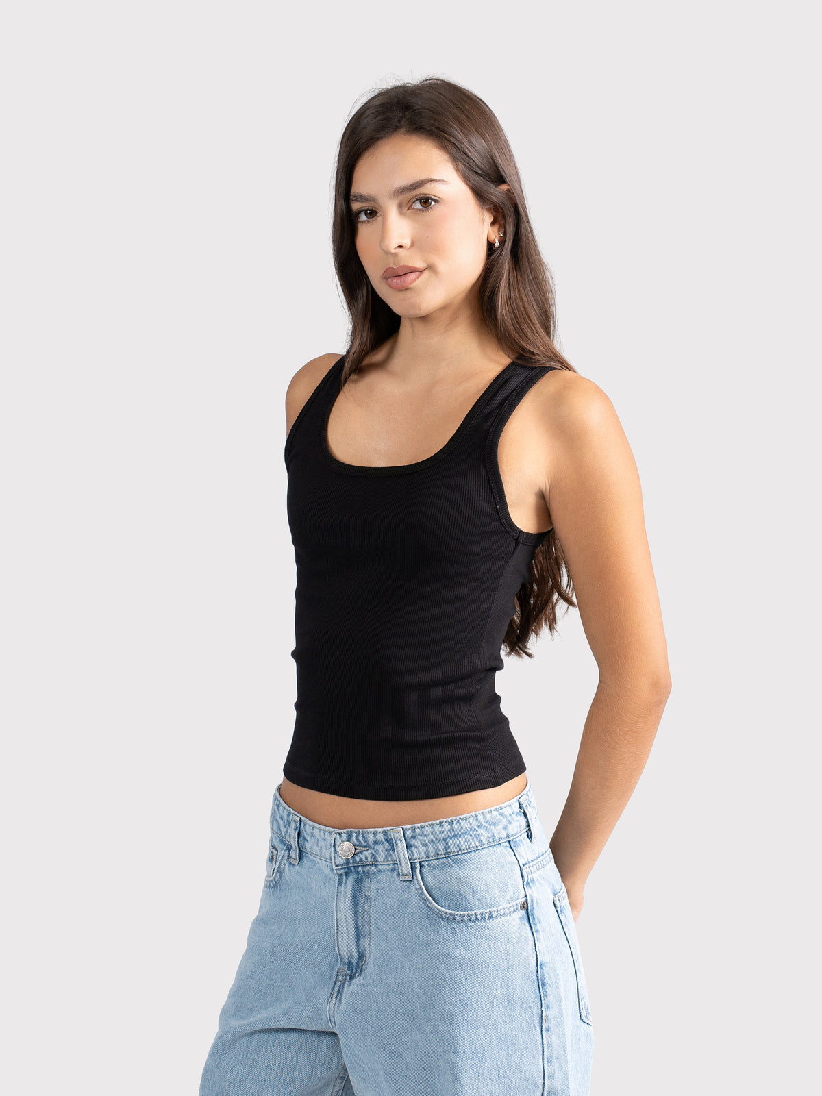 U-SHAPED TANK TOP BLACK