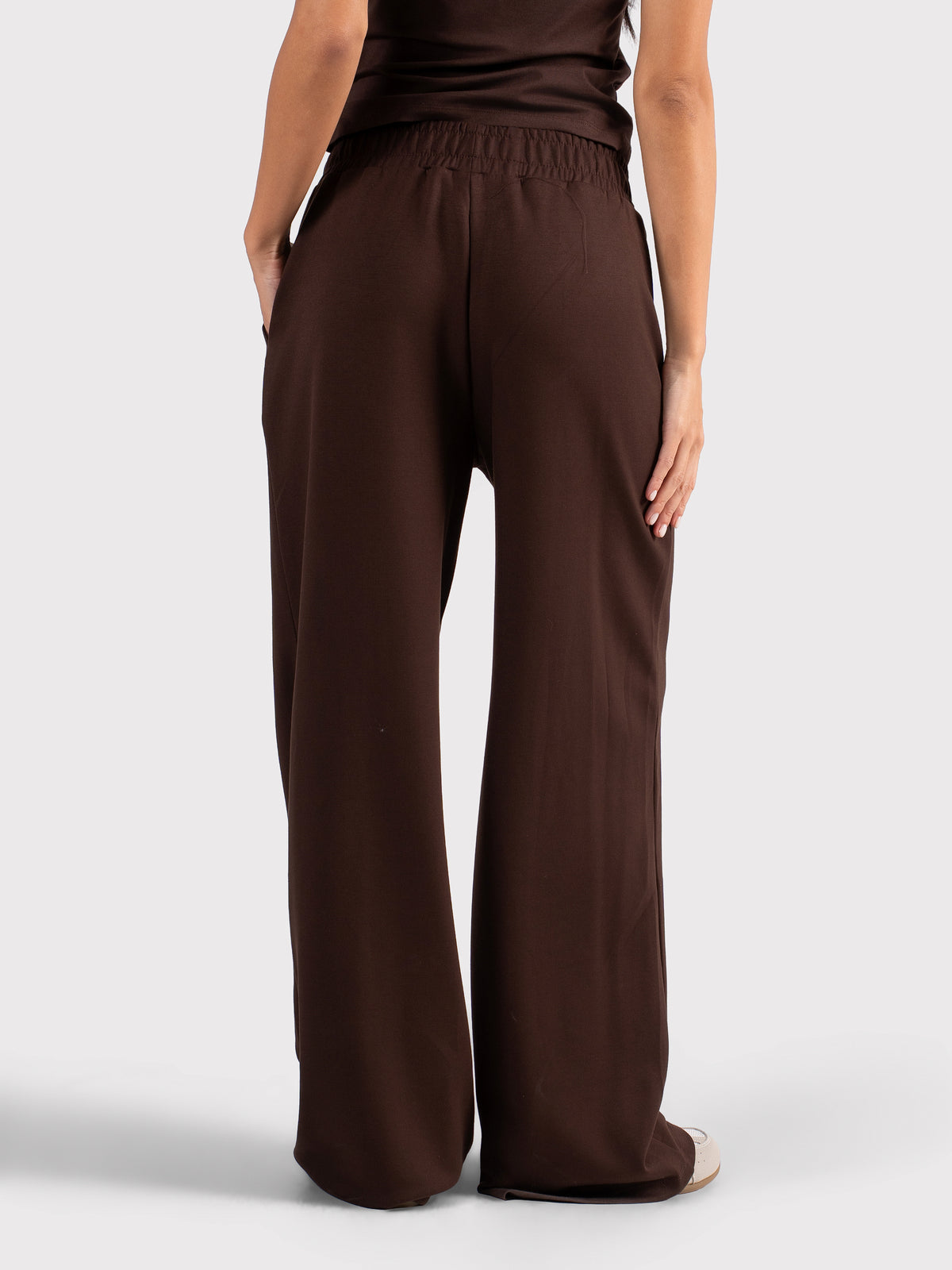BREATHABLE PLEATED WIDE LEG PANTS BROWN