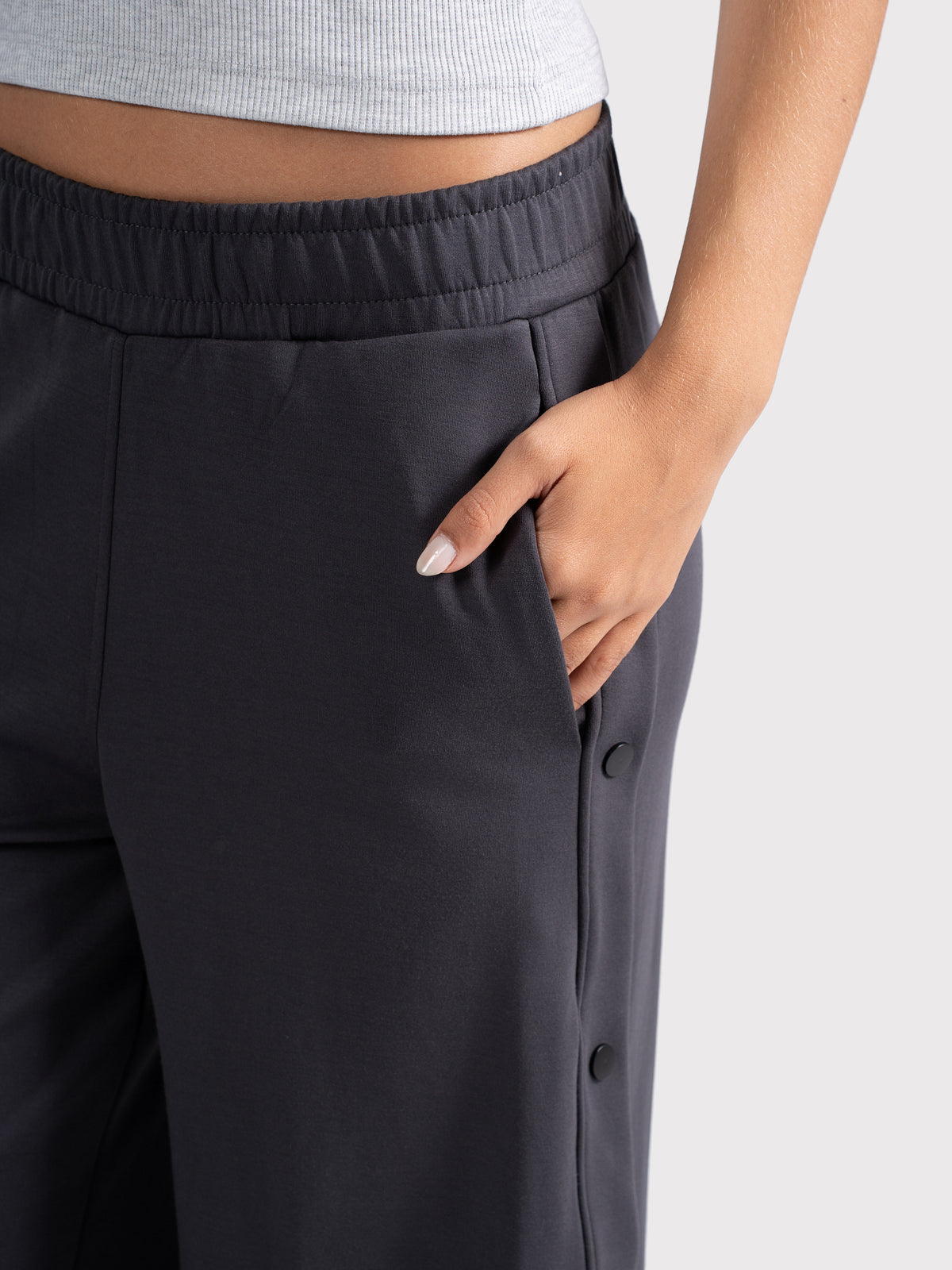 BREATHABLE SNAP PANTS - GREY