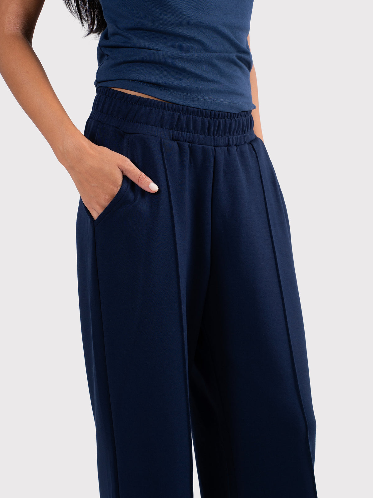 BREATHABLE PLEATED WIDE LEG PANTS NAVY