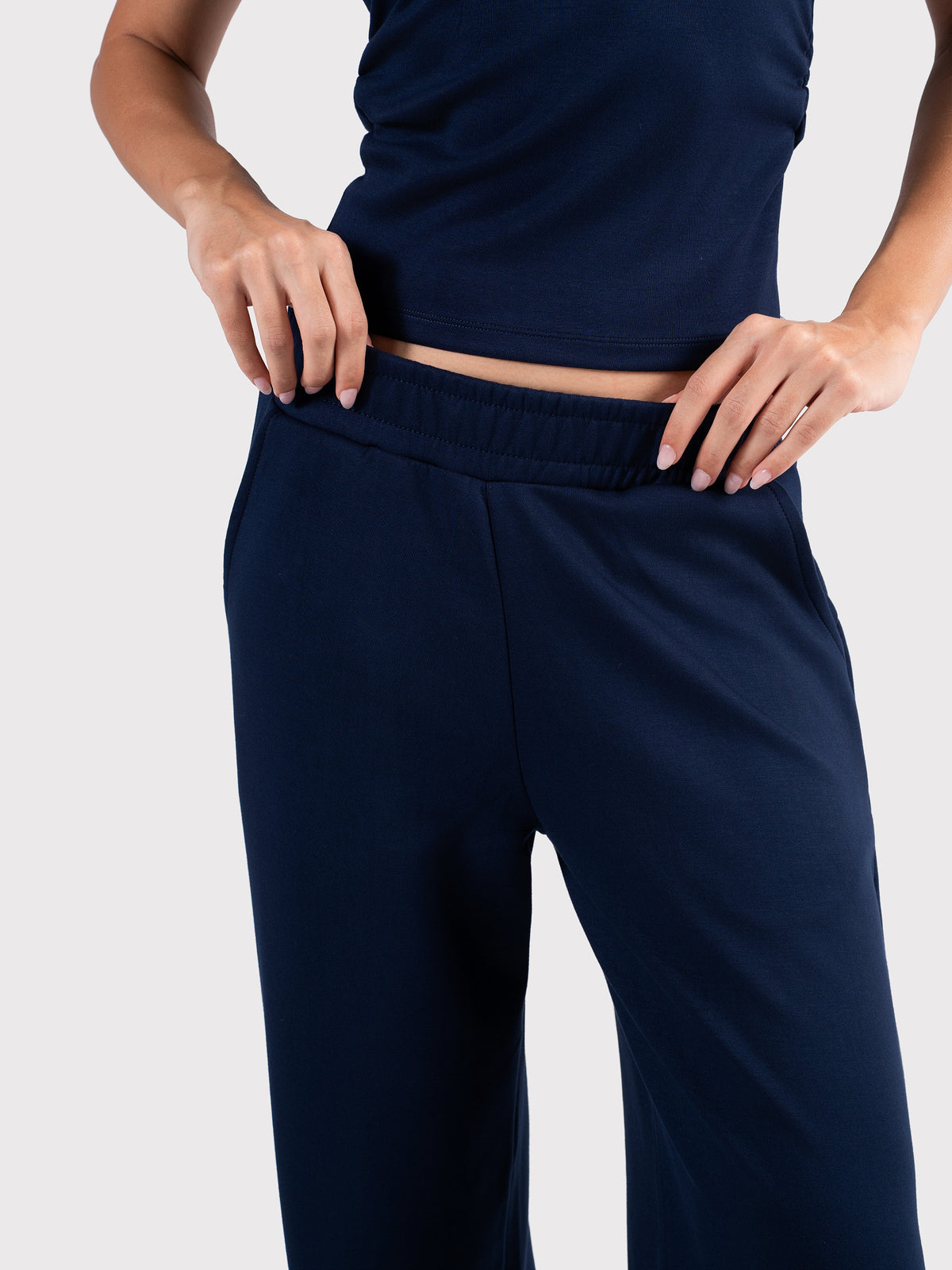 BREATHABLE WIDE LEG PANTS NAVY