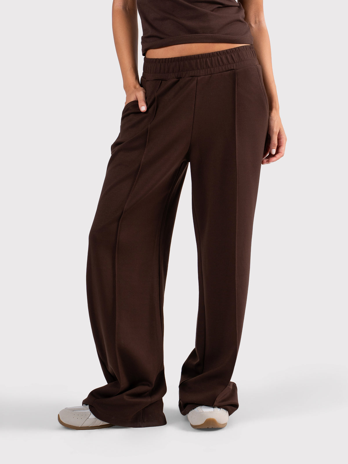 BREATHABLE PLEATED WIDE LEG PANTS BROWN