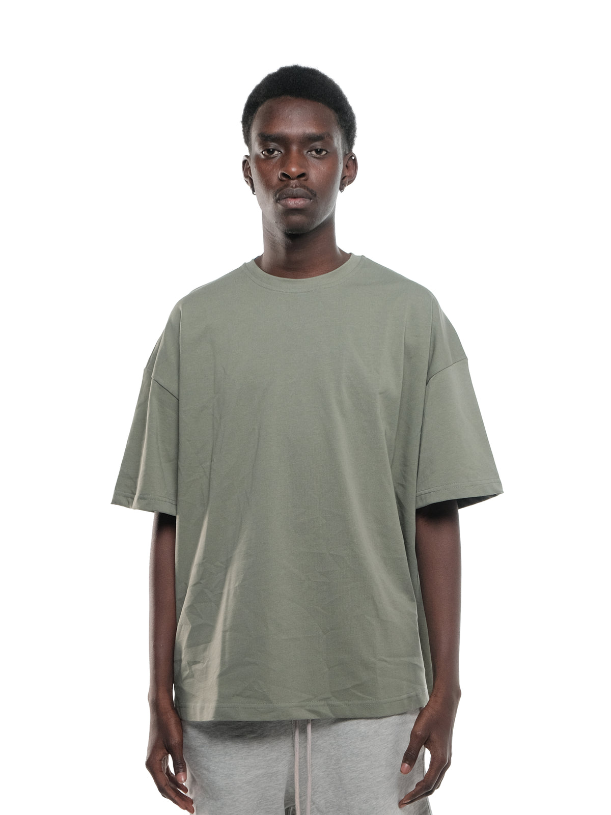 BASIC T-SHIRT