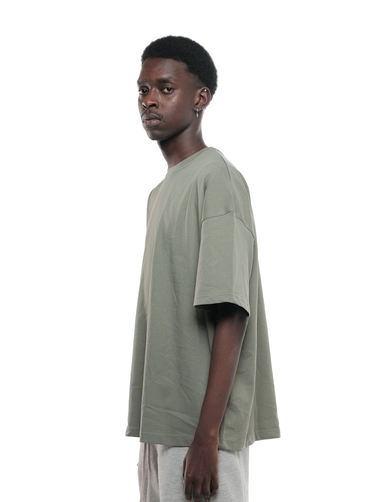 BASIC T-SHIRT