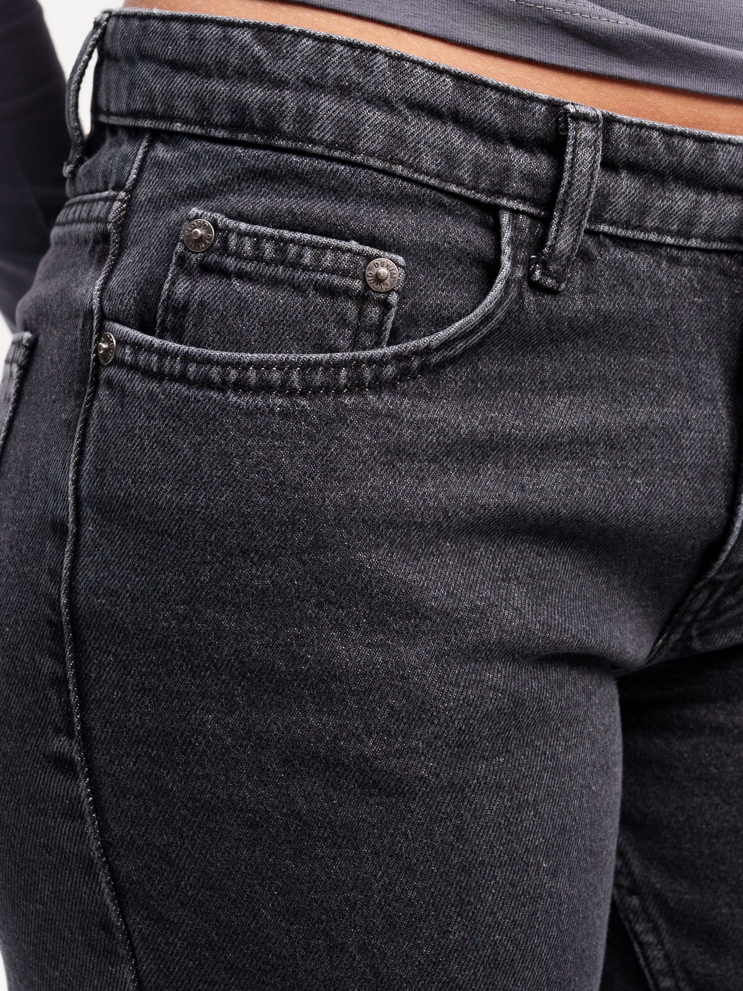 DARK GREY STRAIGHT JEANS