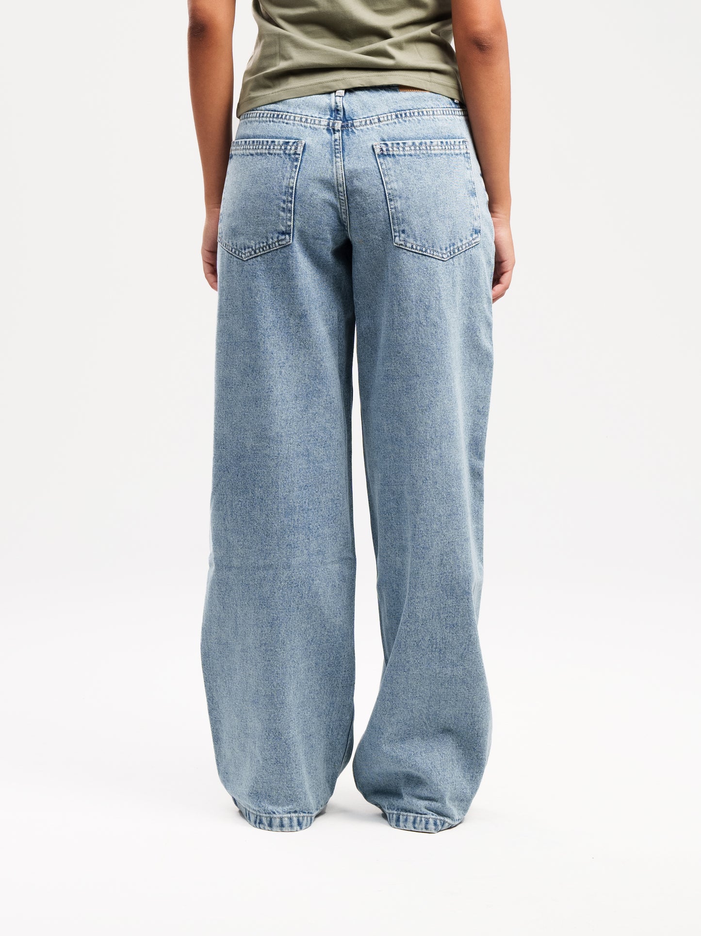 LIGHT BLUE BAGGY JEANS