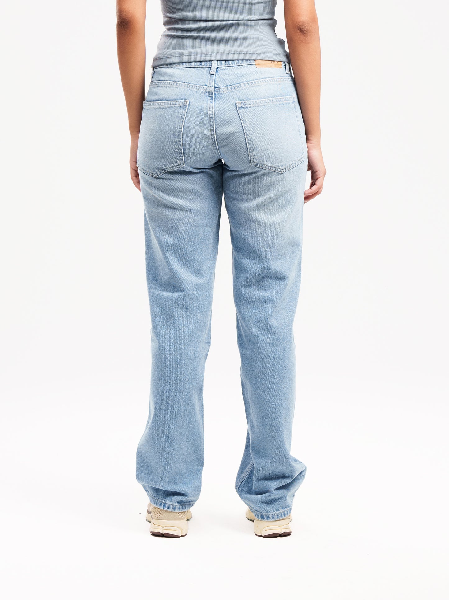 LIGHT BLUE STRAIGHT JEANS